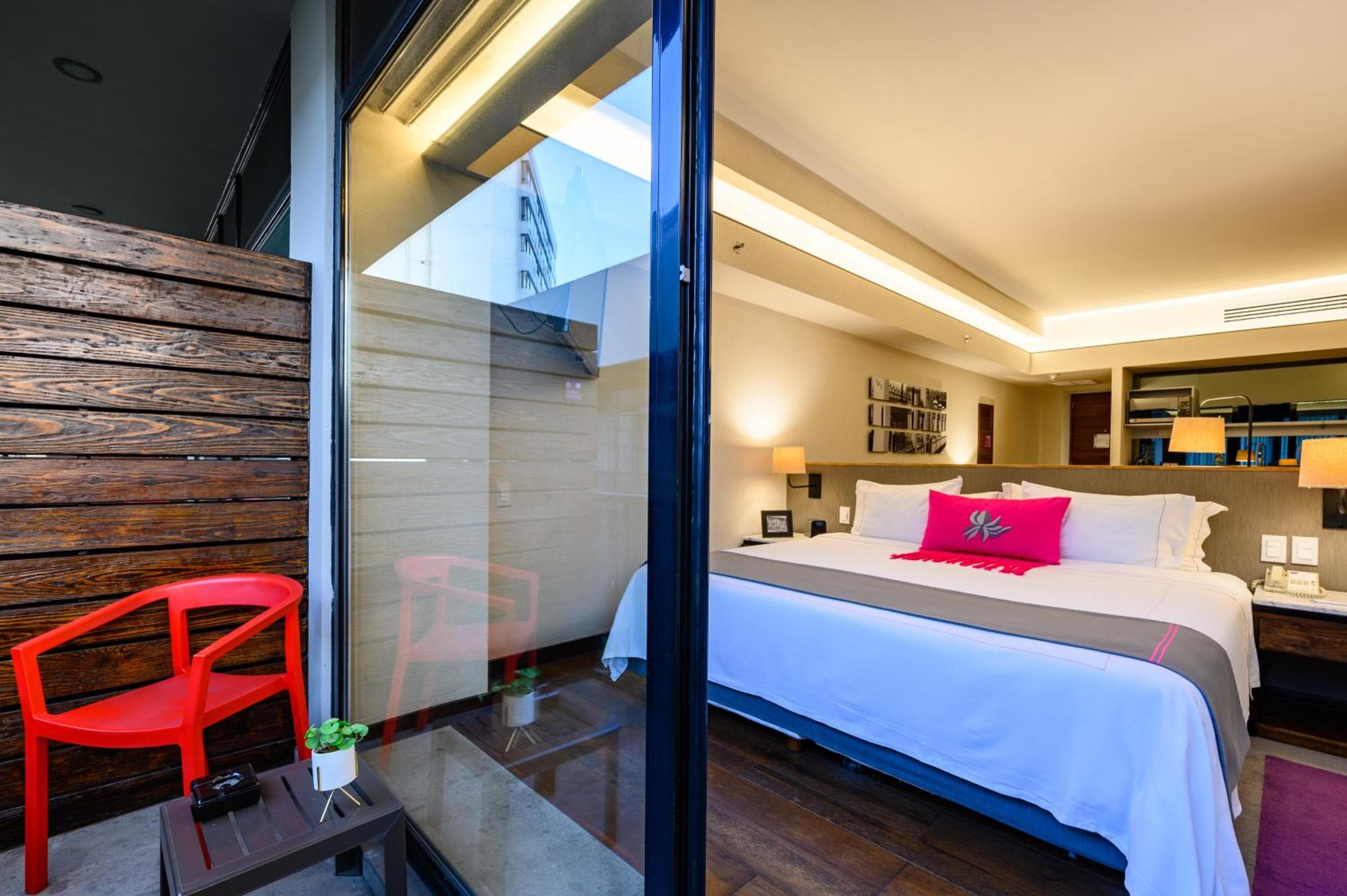 Las Suites Campos Eliseos — 16