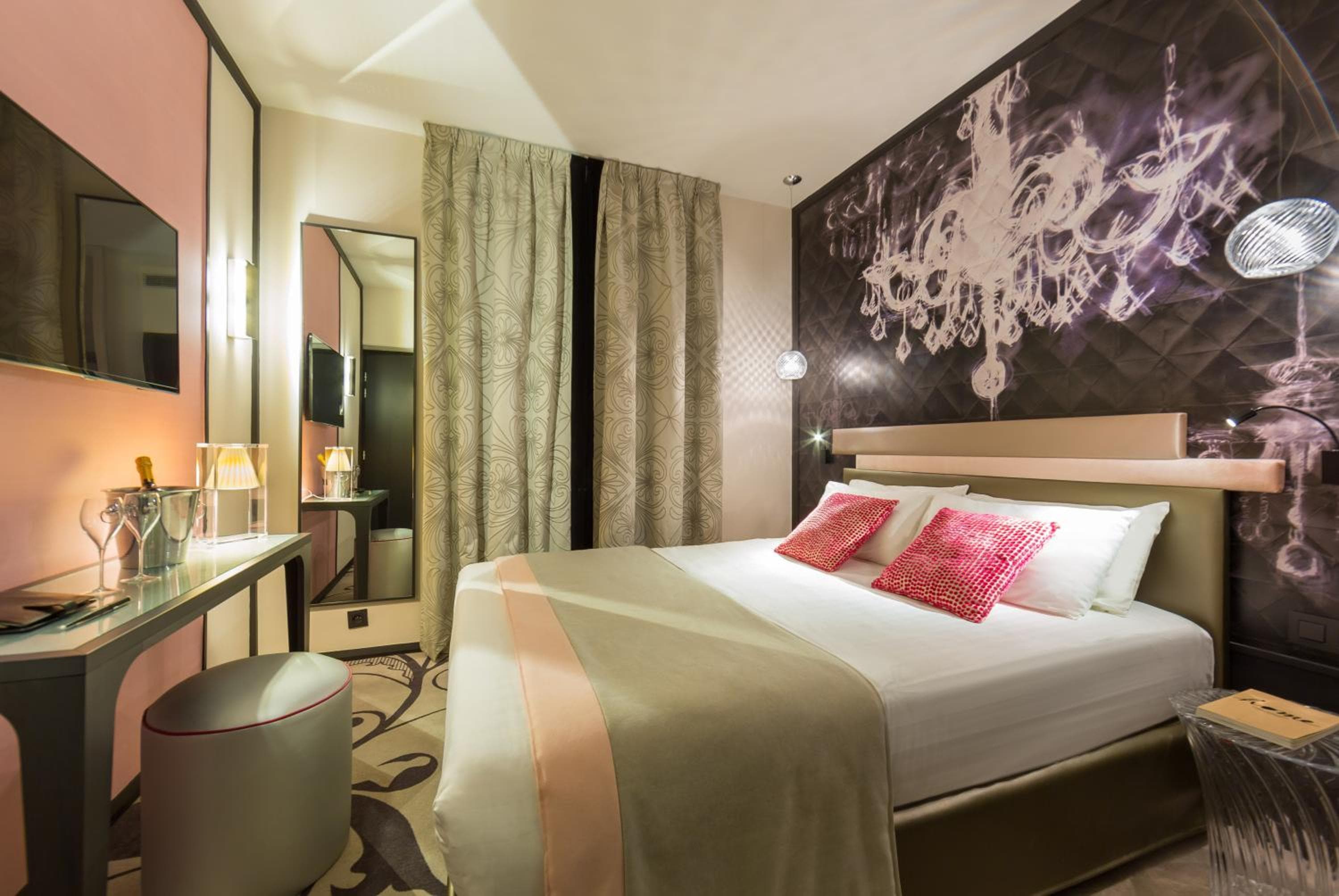 Hotel Yllen Eiffel — 2