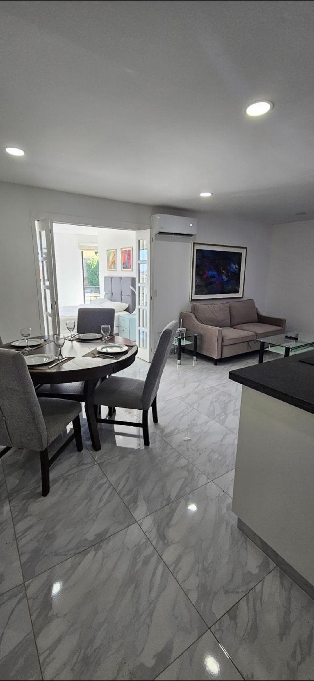 Elegant Condo in an Upscale Building — 25