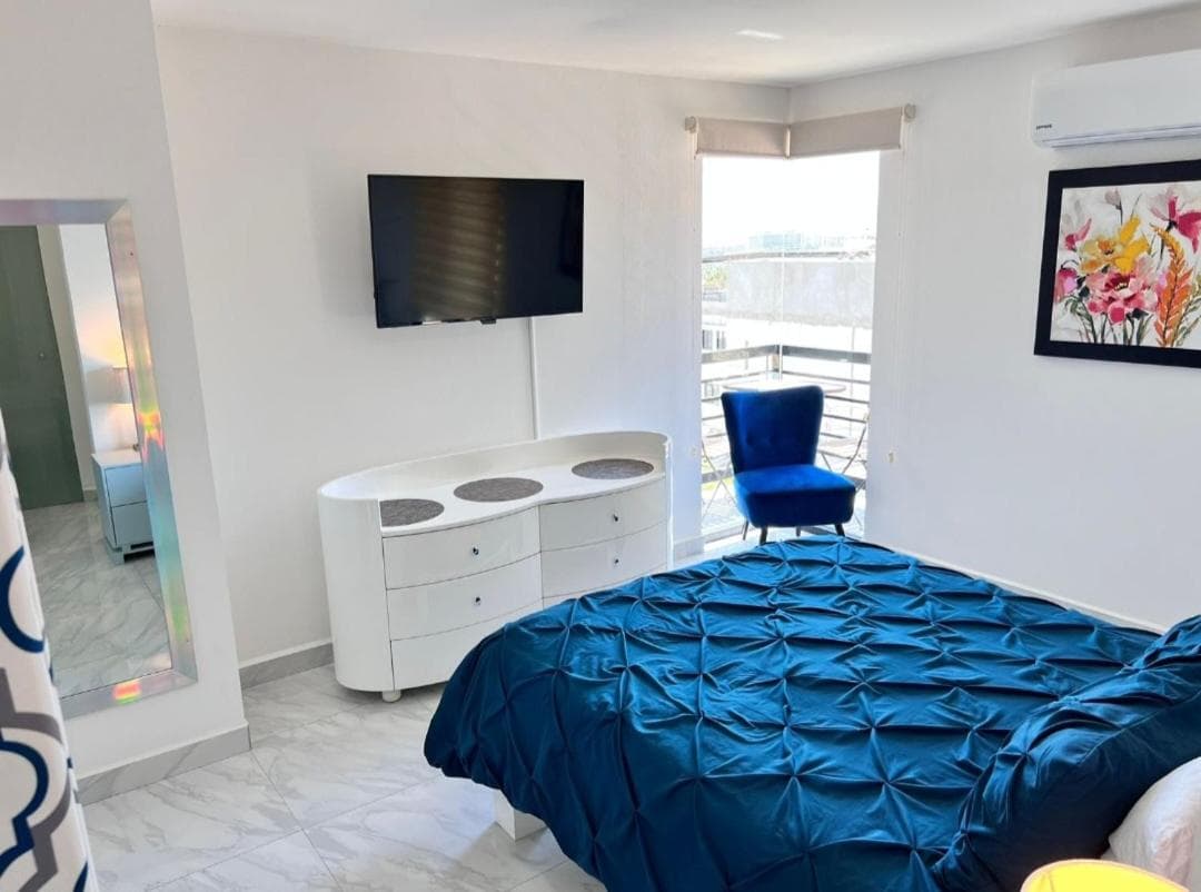 Elegant Condo in an Upscale Building — 26