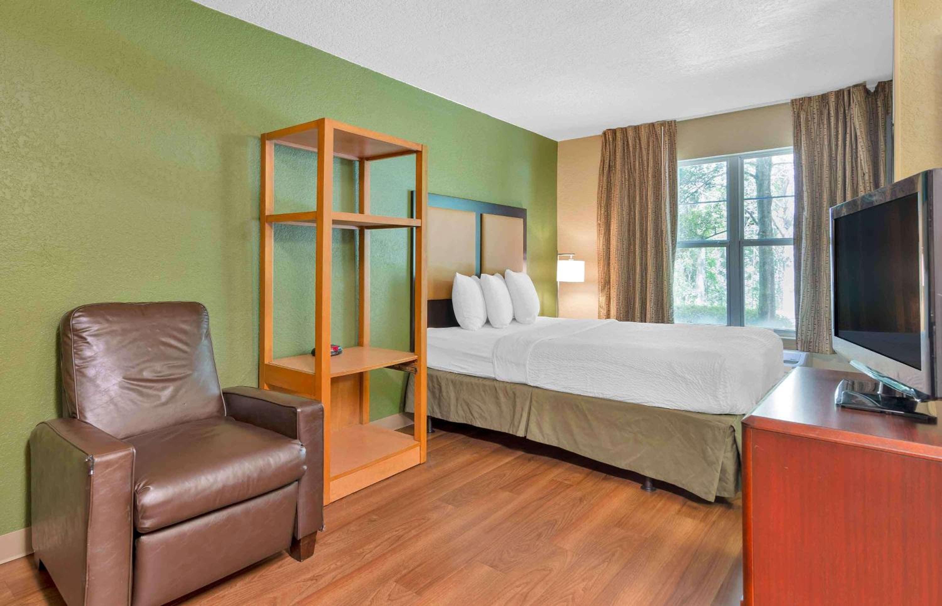 Extended Stay America Suites - Orlando - Maitland - Summit Tower Blvd — 6