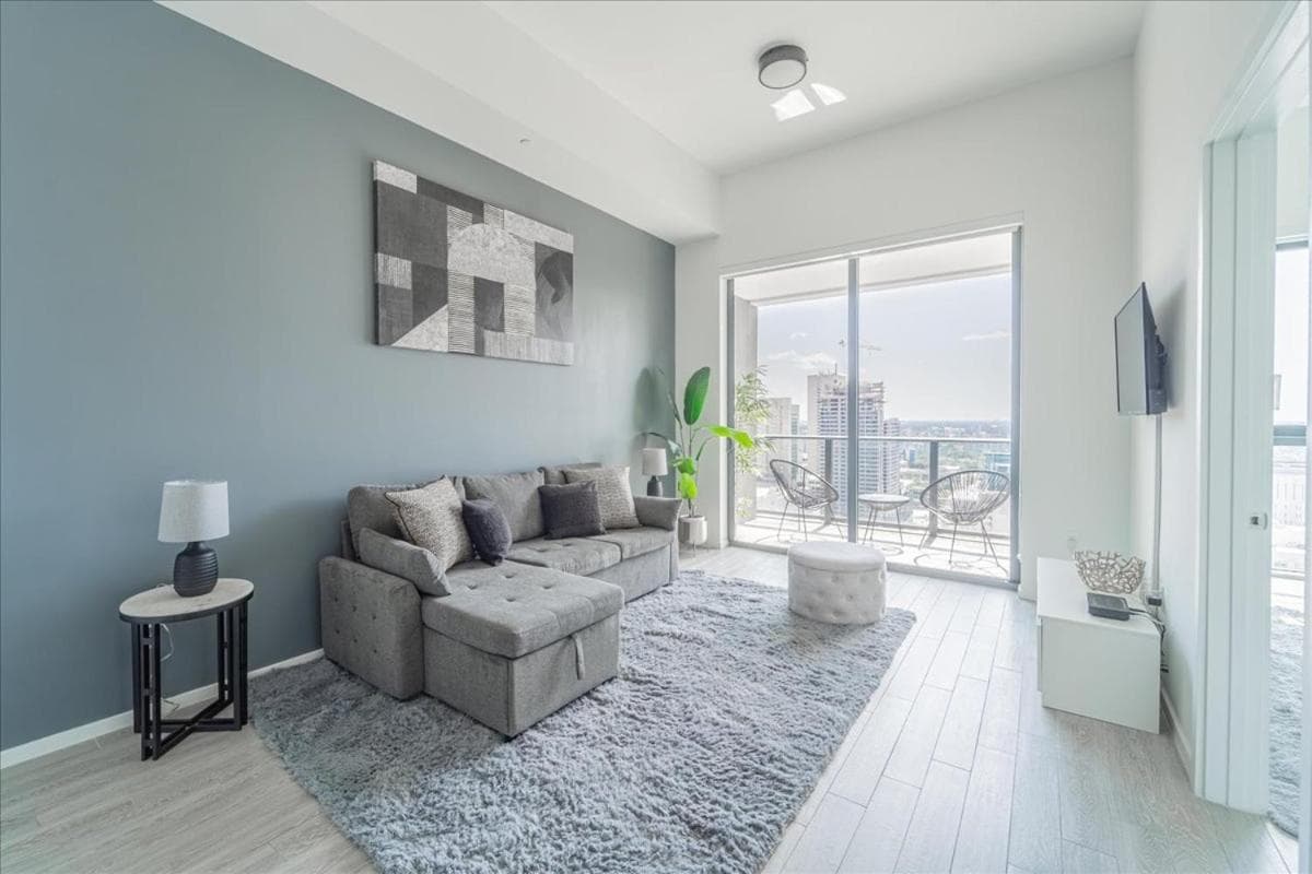 Devereaux Miami 2 Bedroom, 1 Bedroom, and Studio Condos with Balconies — 3