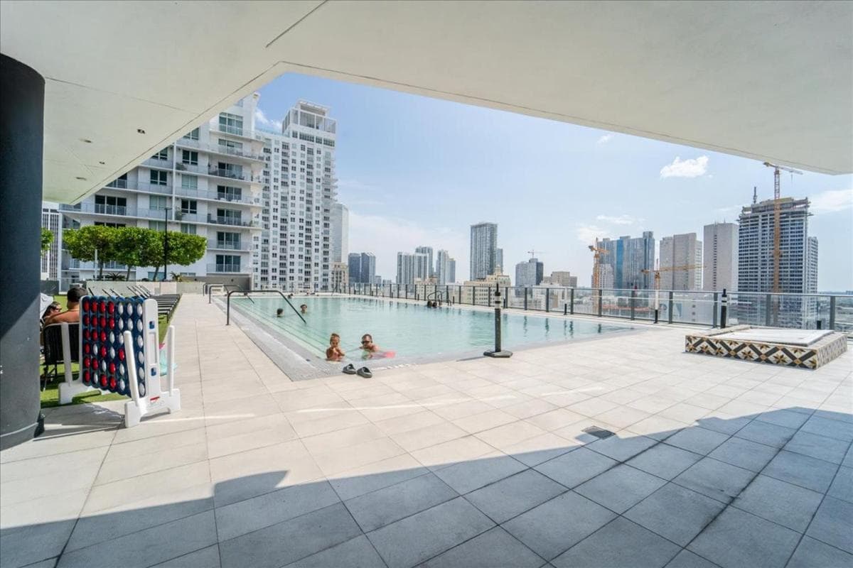 TR Miami 2 Bedroom Condo und Studio mit Balkon — 30