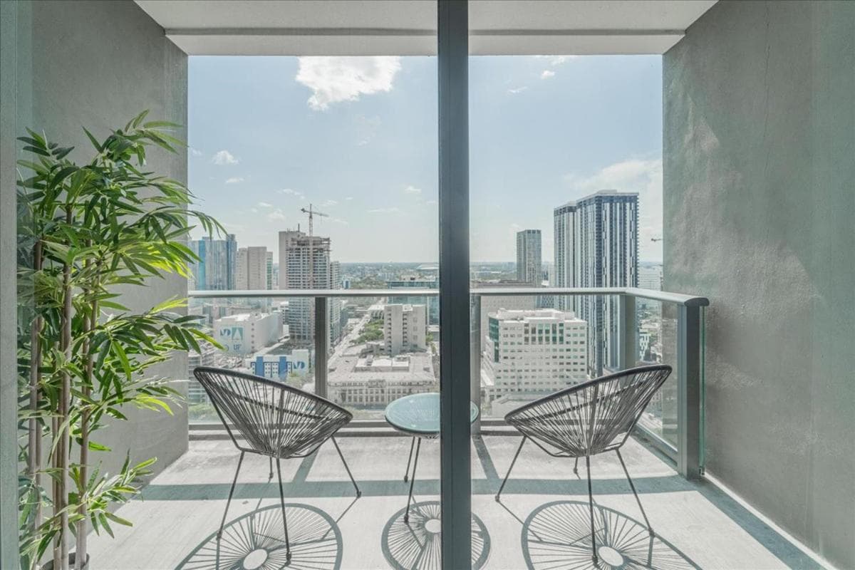 TR Miami 2 Bedroom Condo und Studio mit Balkon — 24