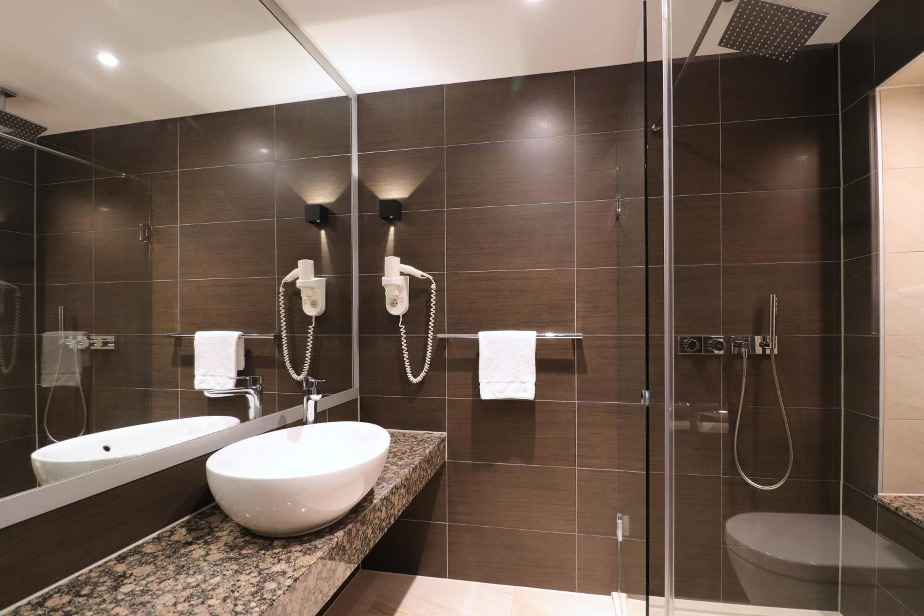 Hotel Levell — 11