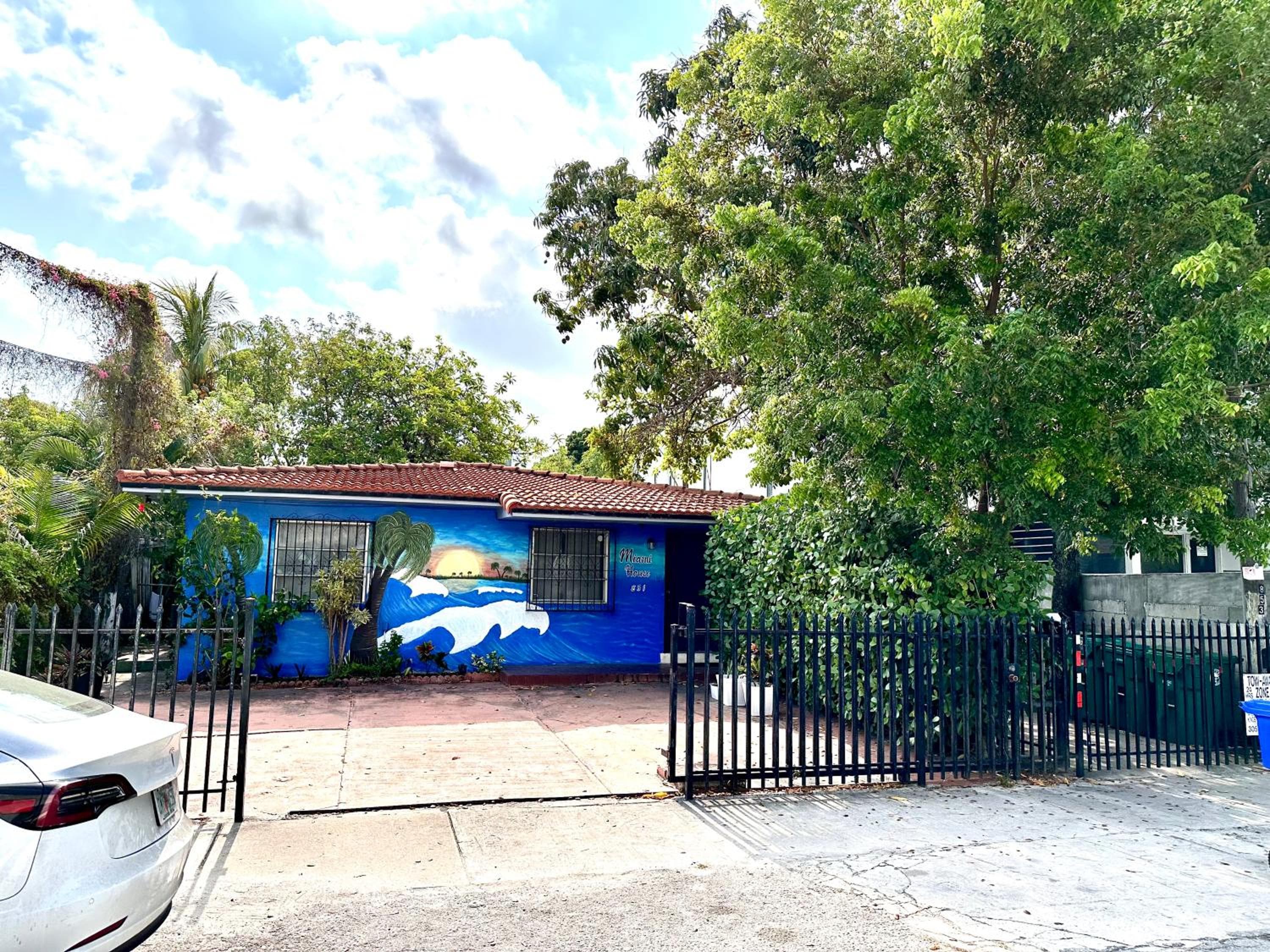 Miami House — 23
