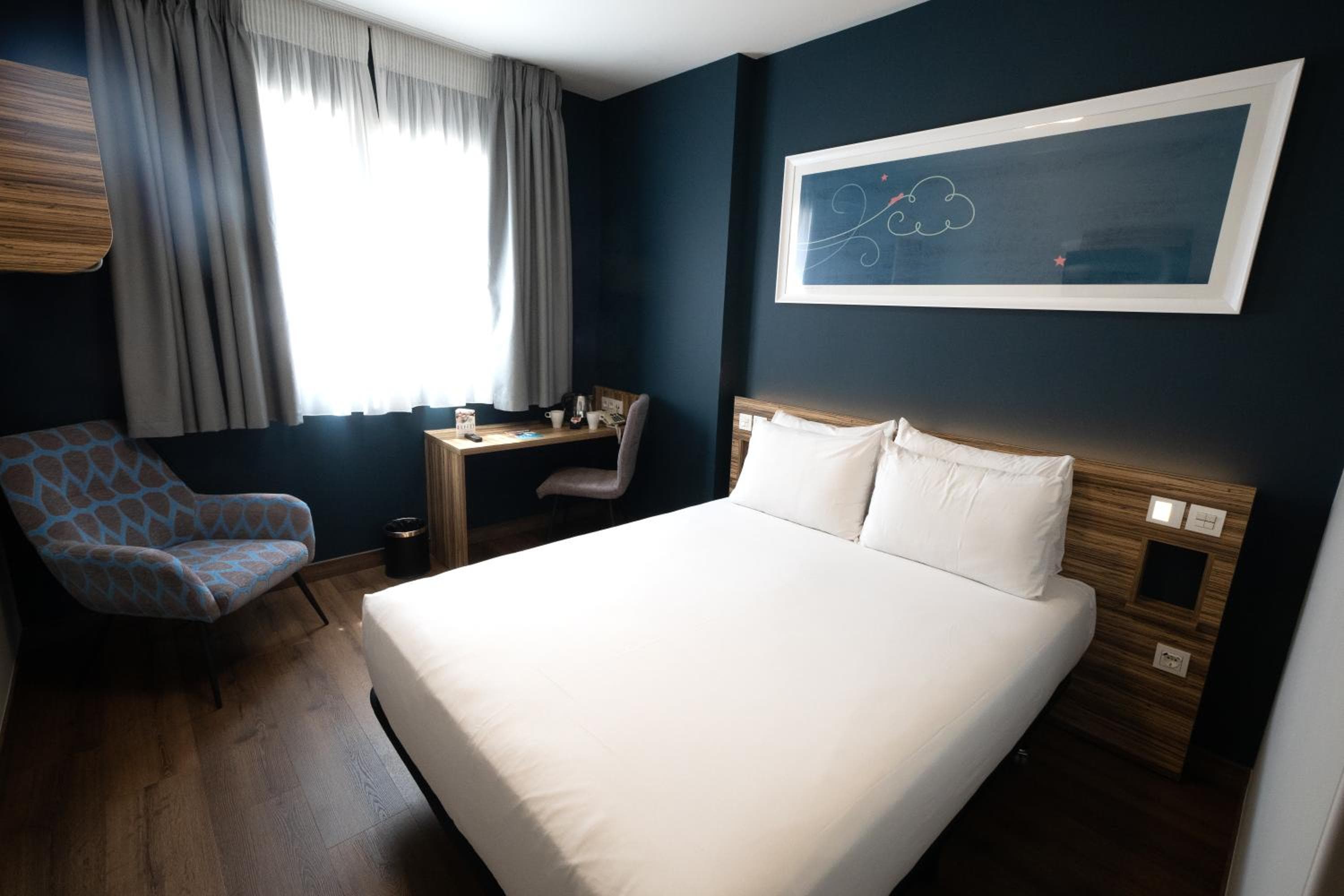 Travelodge Madrid Alcalá — 5