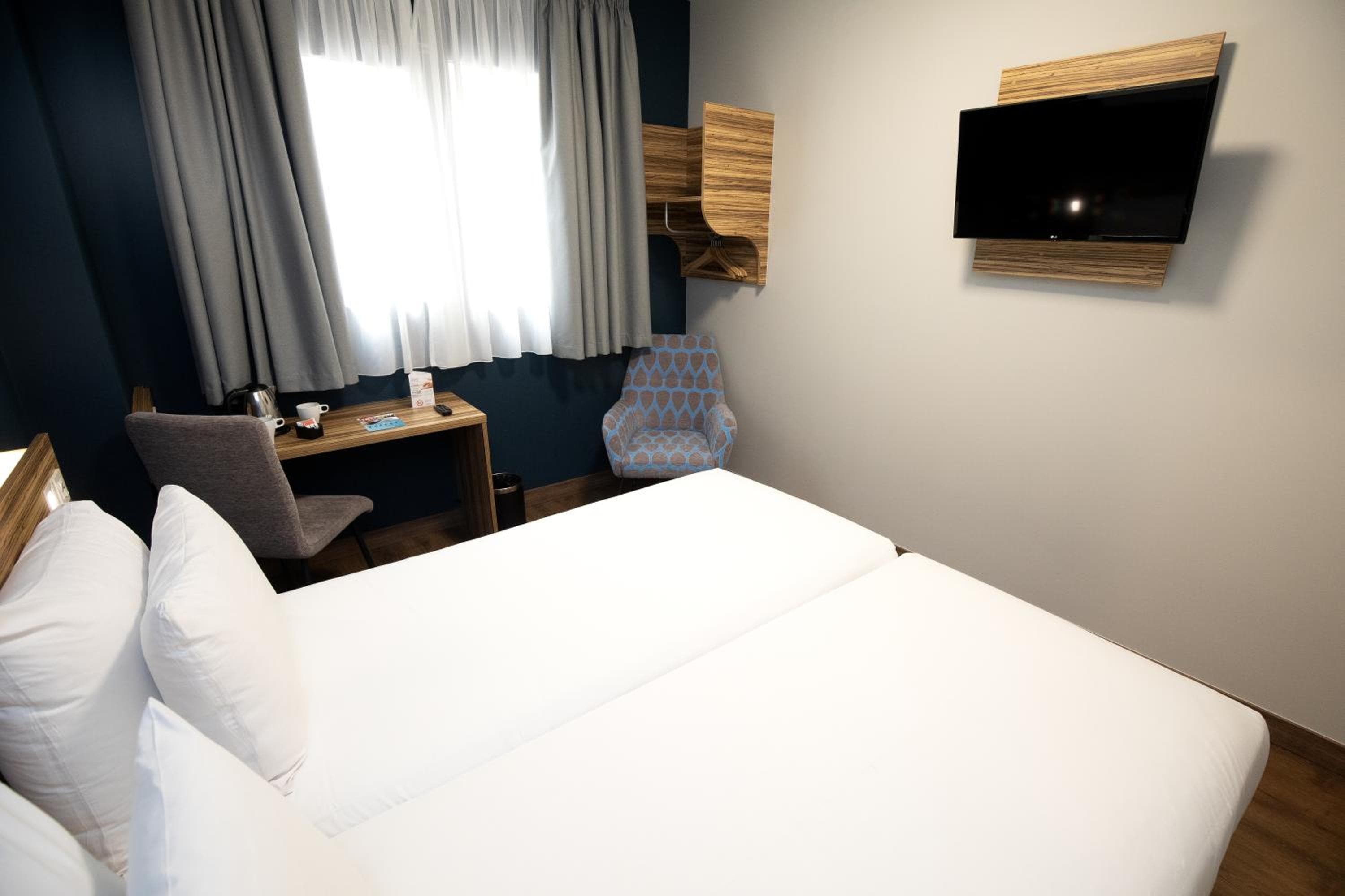 Travelodge Madrid Alcalá — 9