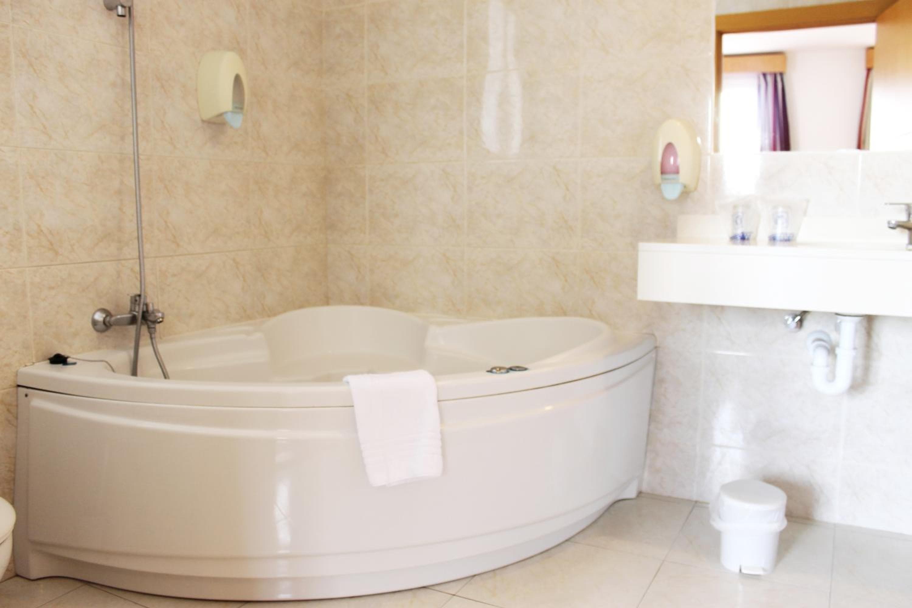 Hotel Amic Colon — 8