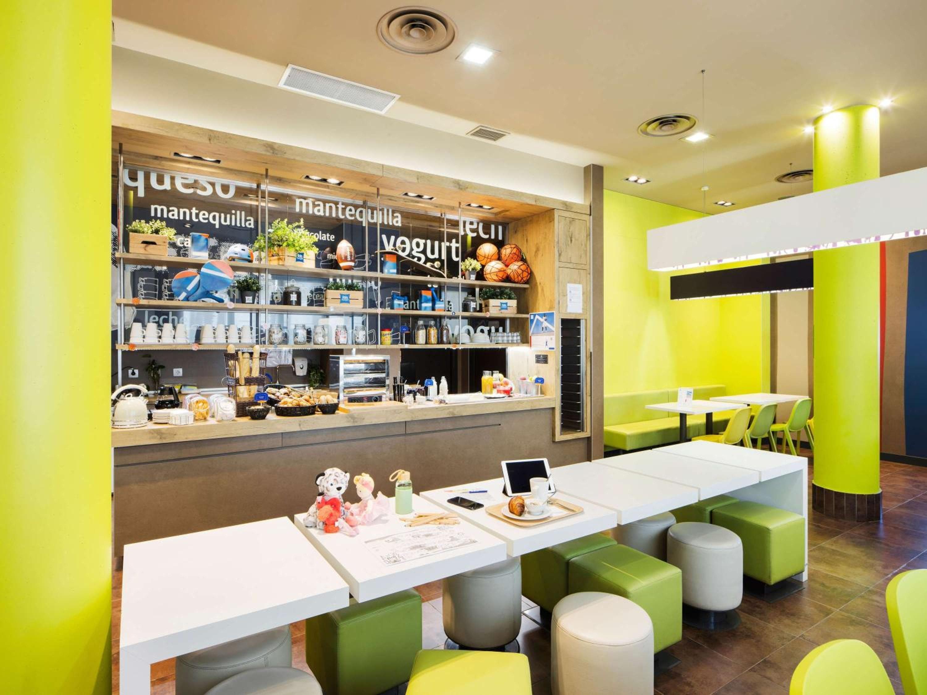 Ibis Budget Sevilla Aeropuerto — 30