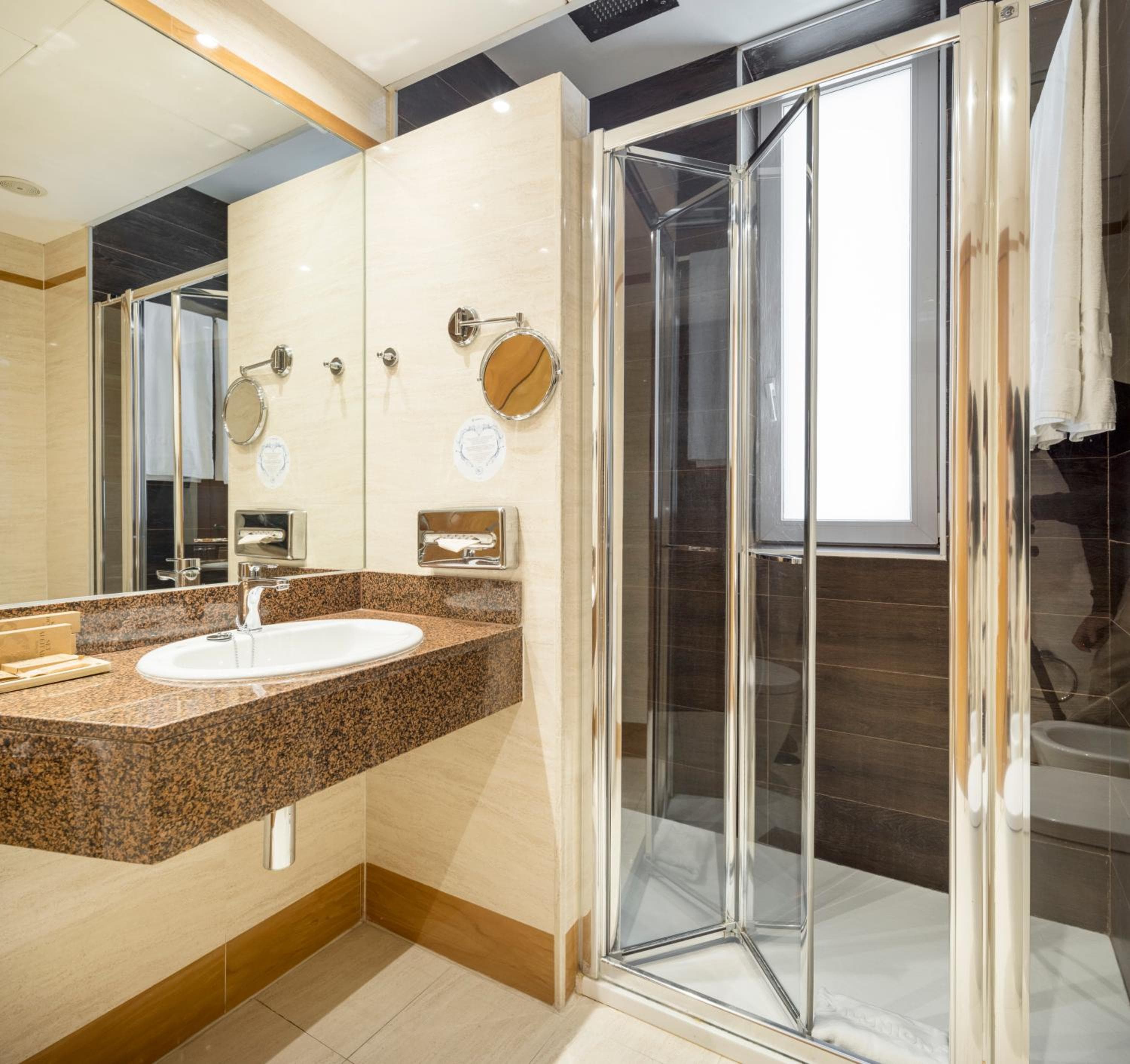 Ilunion Les Corts Spa — 14