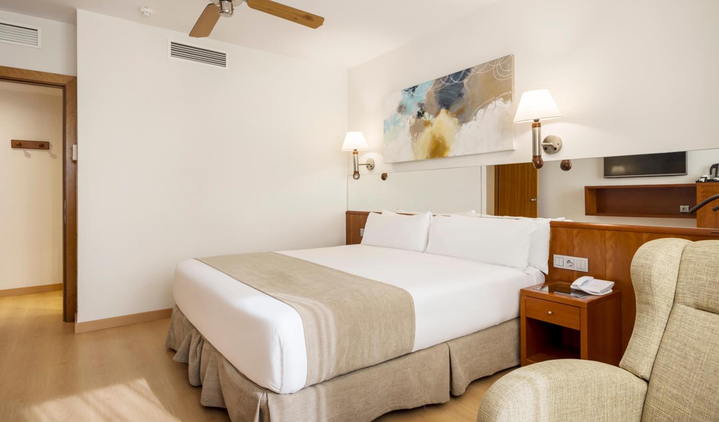 Ilunion Les Corts Spa — 17
