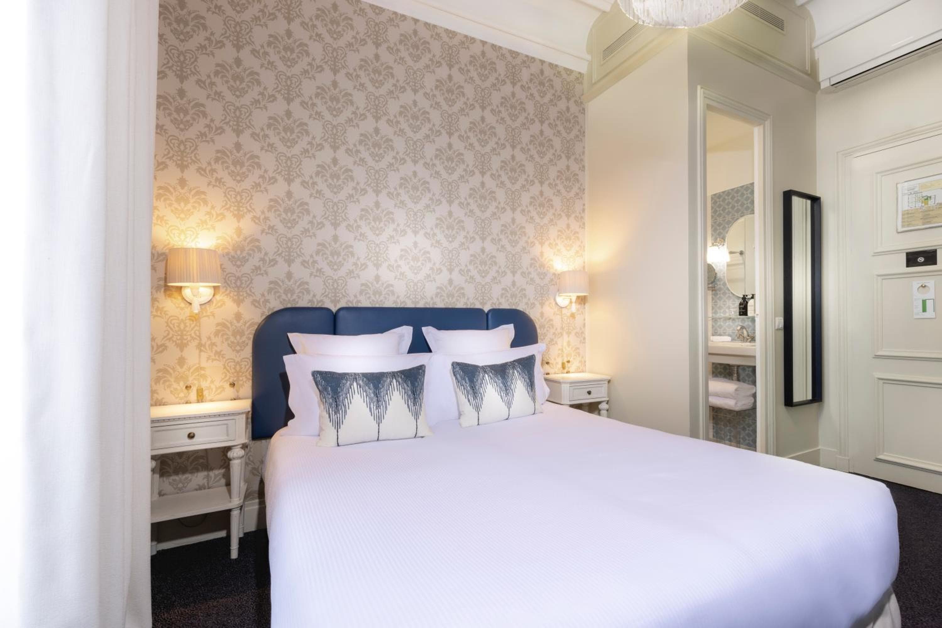 Hotel Claridge París — 17