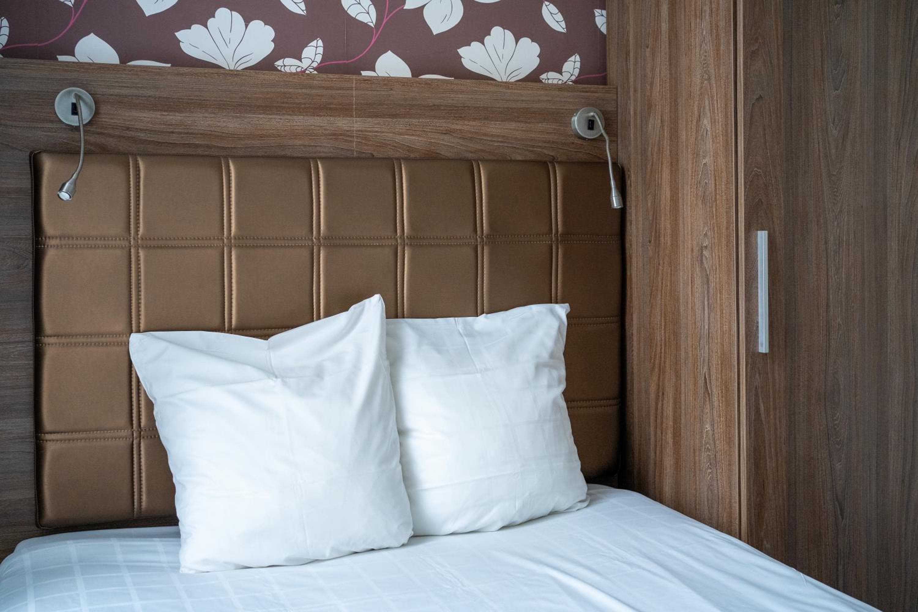 Aadam Wilhelmina Hotel — 23