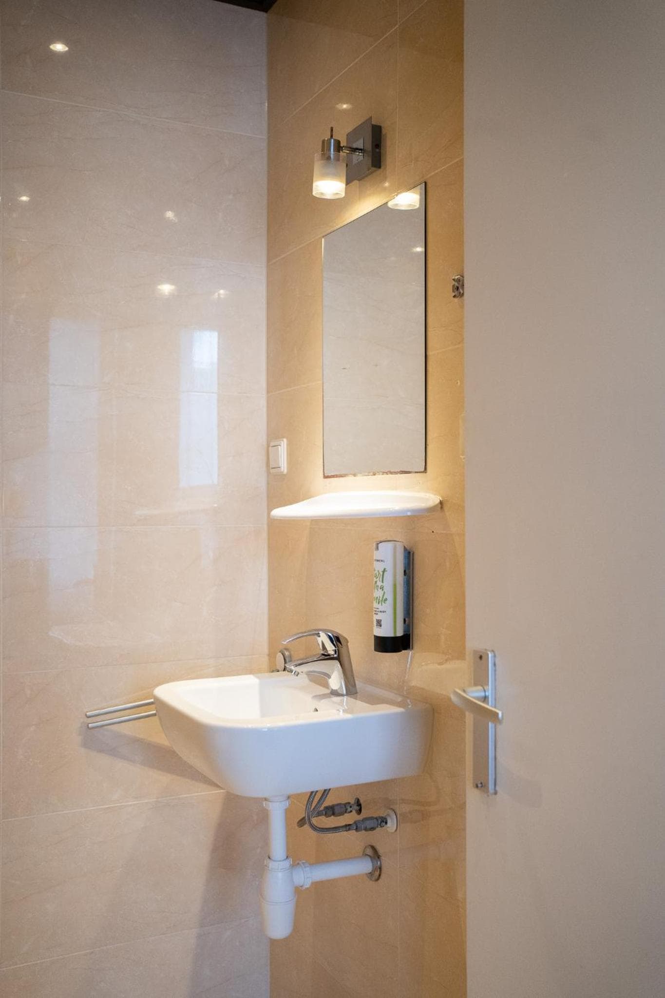 Aadam Wilhelmina Hotel — 14