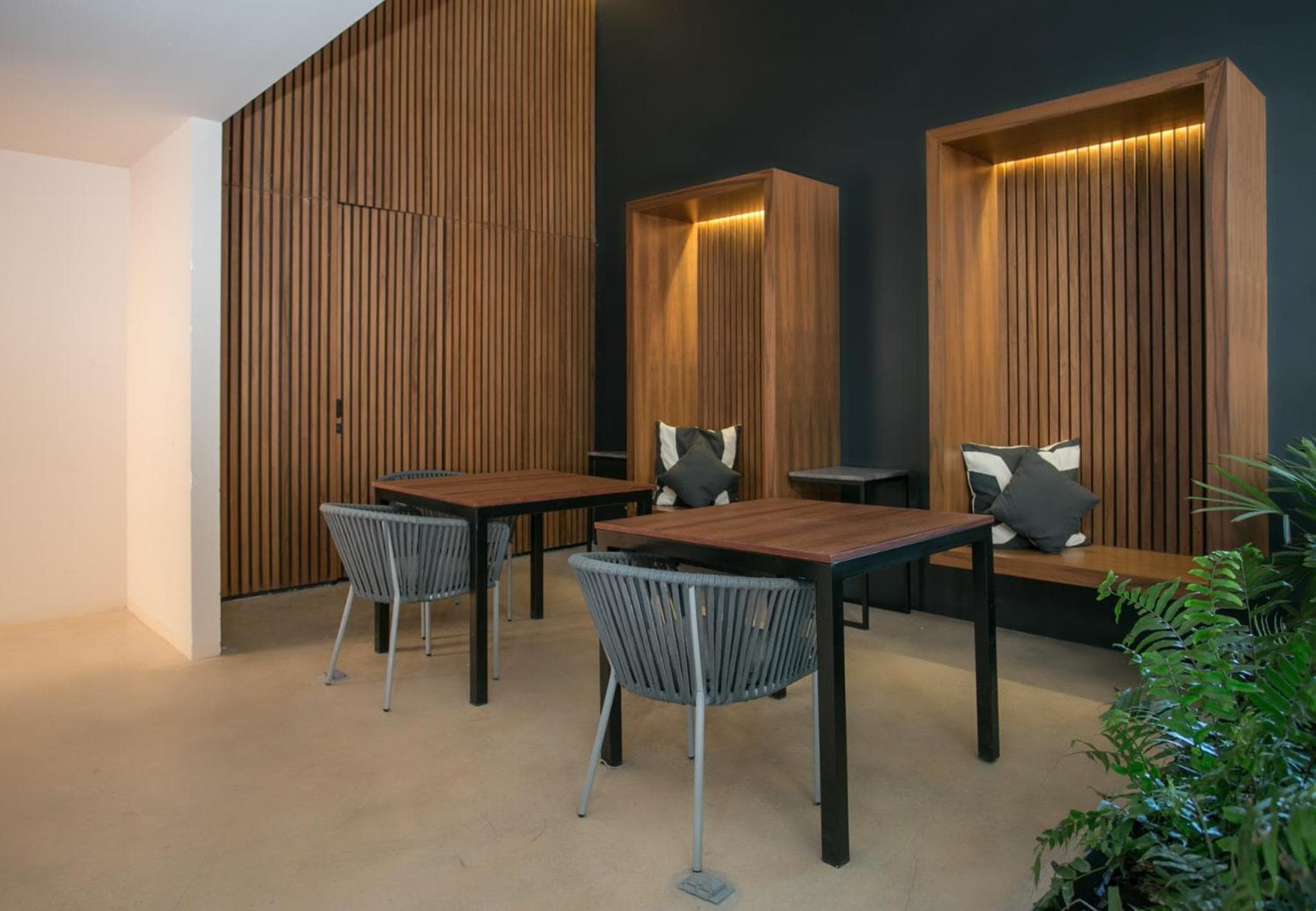 Ceren Luxury Apartments at Fifth Avenue by Spot Rentals — 15