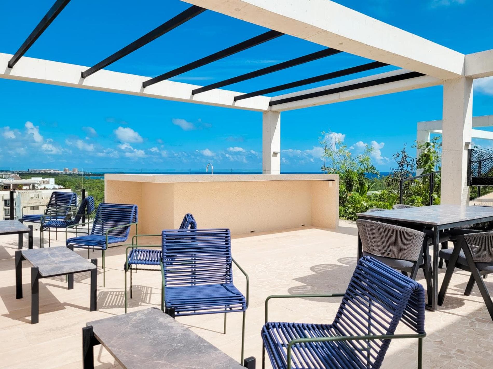 Ceren Luxury Apartments at Fifth Avenue by Spot Rentals — 14