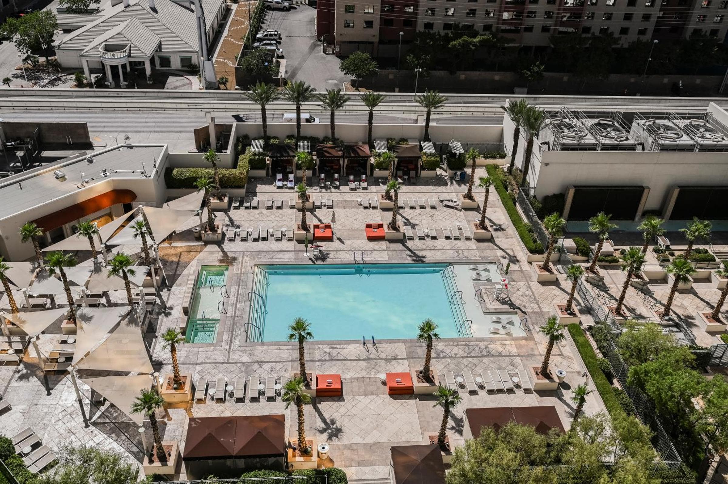 StripViewSuites at Signature — 8