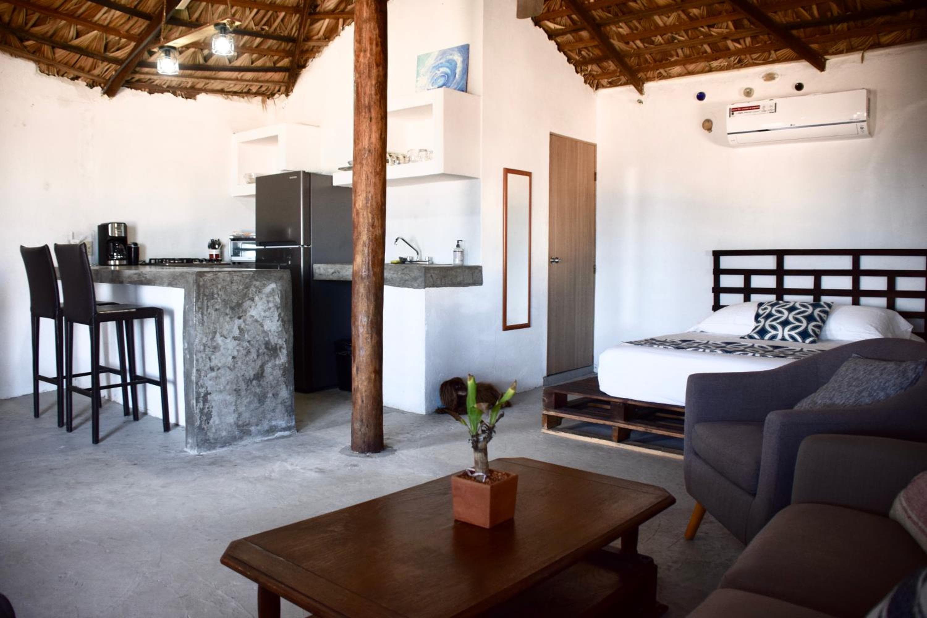 RUSTICO LOUNGE-Property in front of the beach — 16