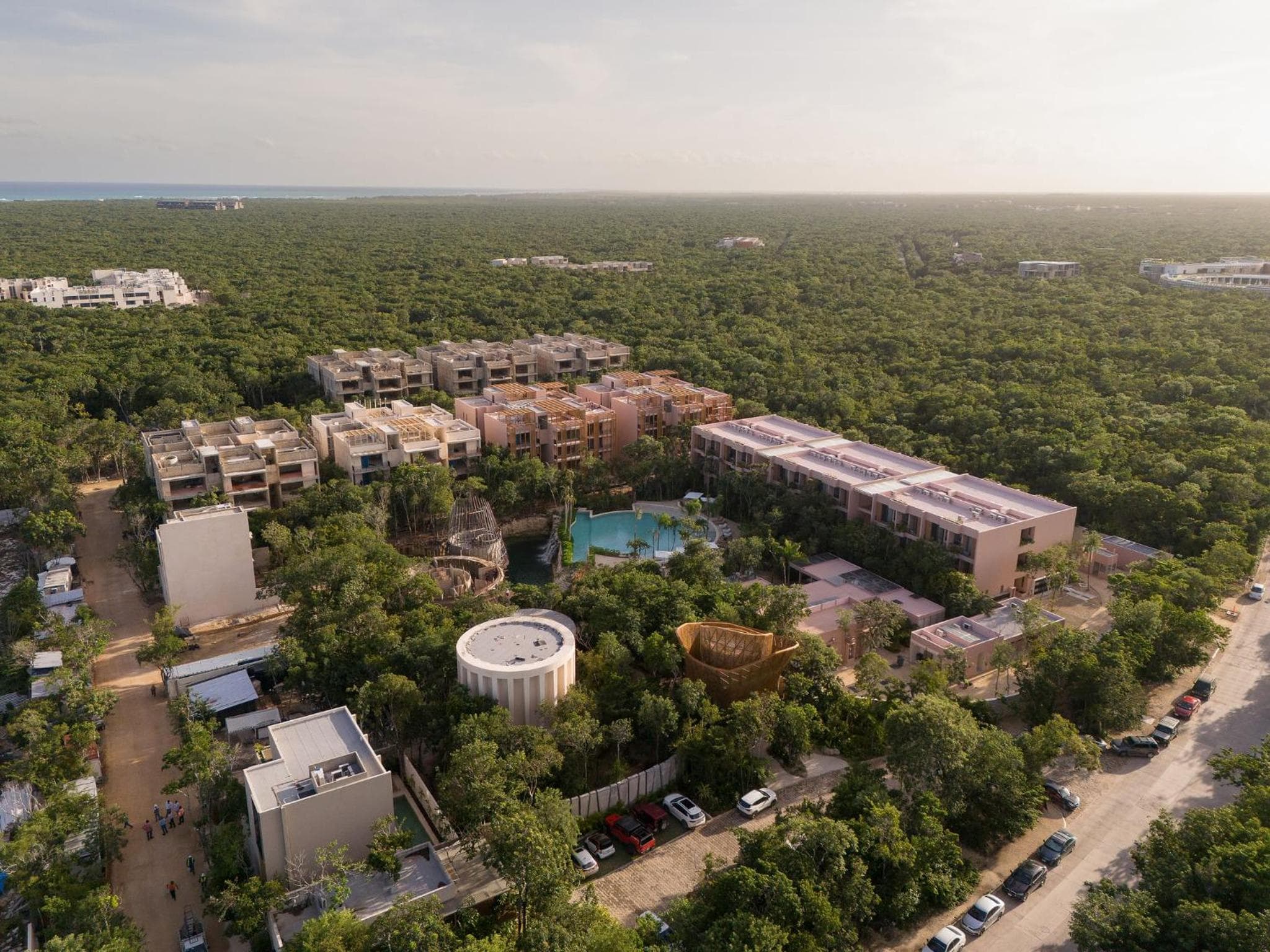 Amazing 1BR Tulum Jungle with Restaurant, Pool and Gym — 1