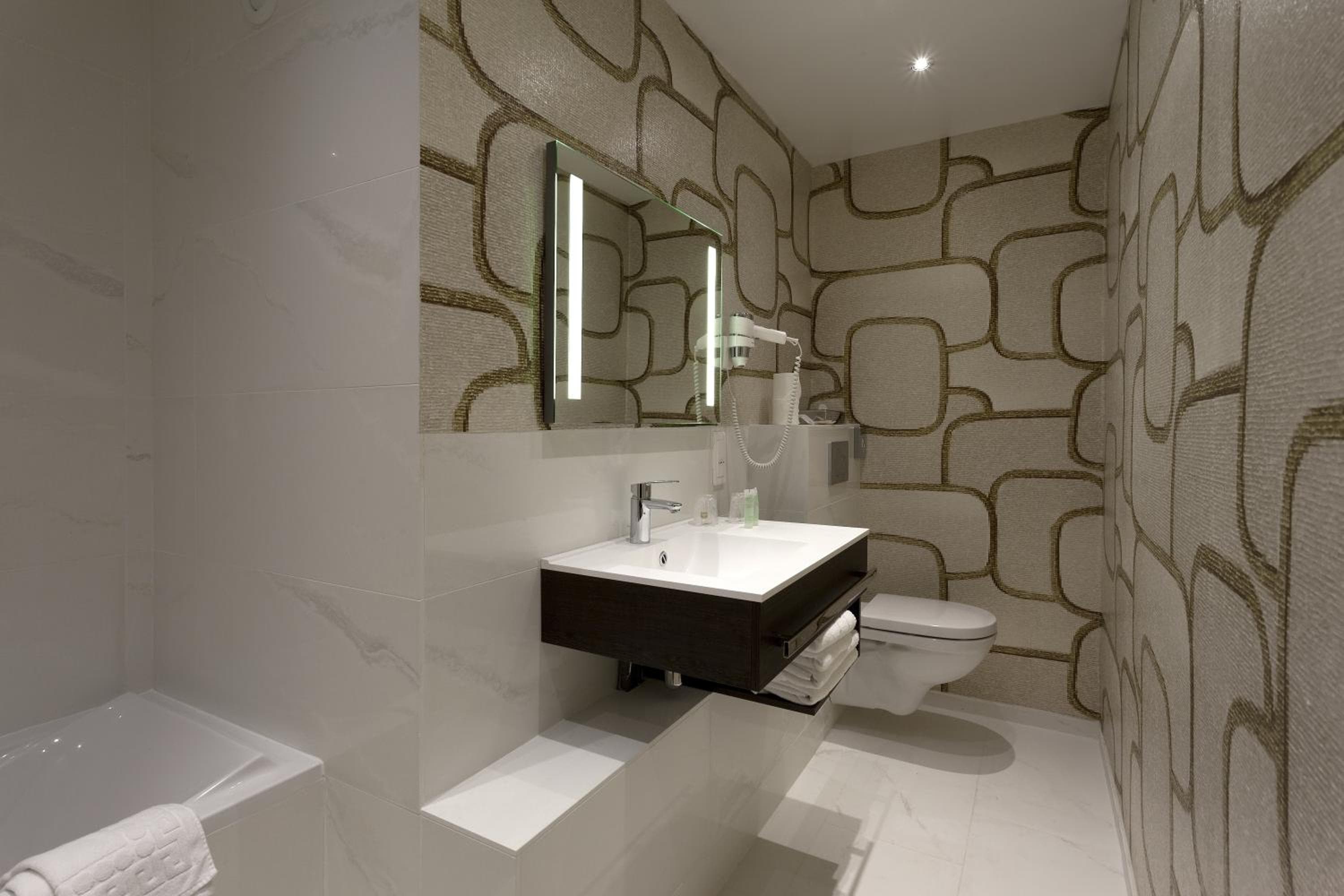 Best Western Ronceray Opéra — 9