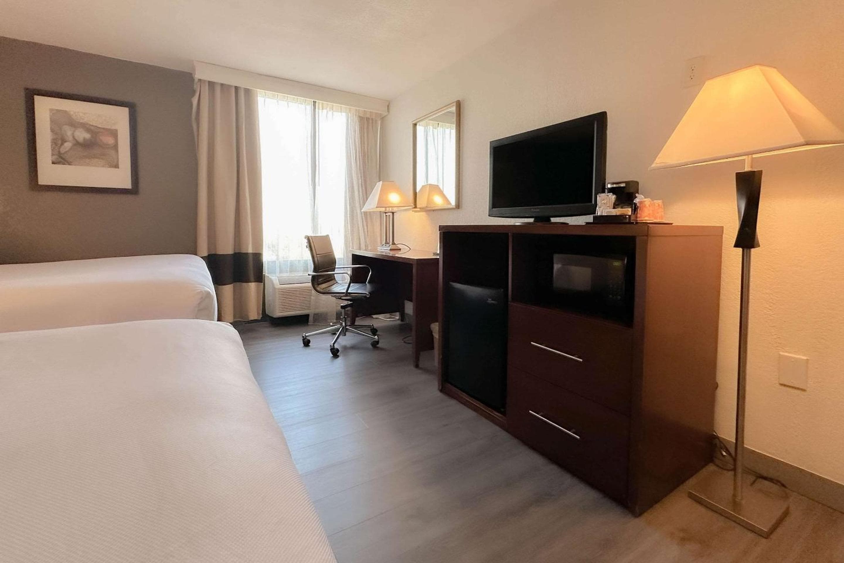 Comfort Inn & Suites Kissimmee by the Parks — 27
