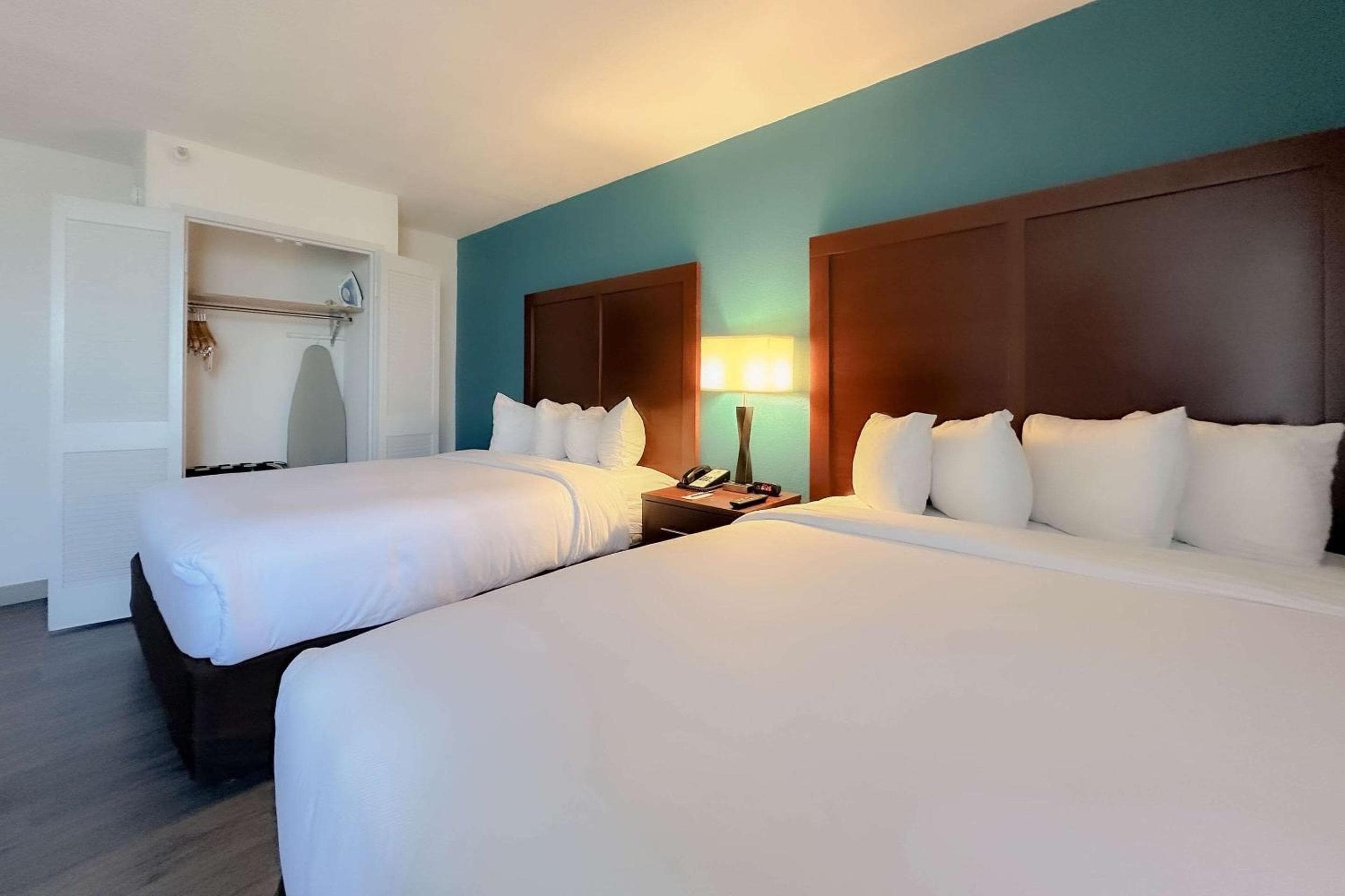 Comfort Inn & Suites Kissimmee by the Parks — 26