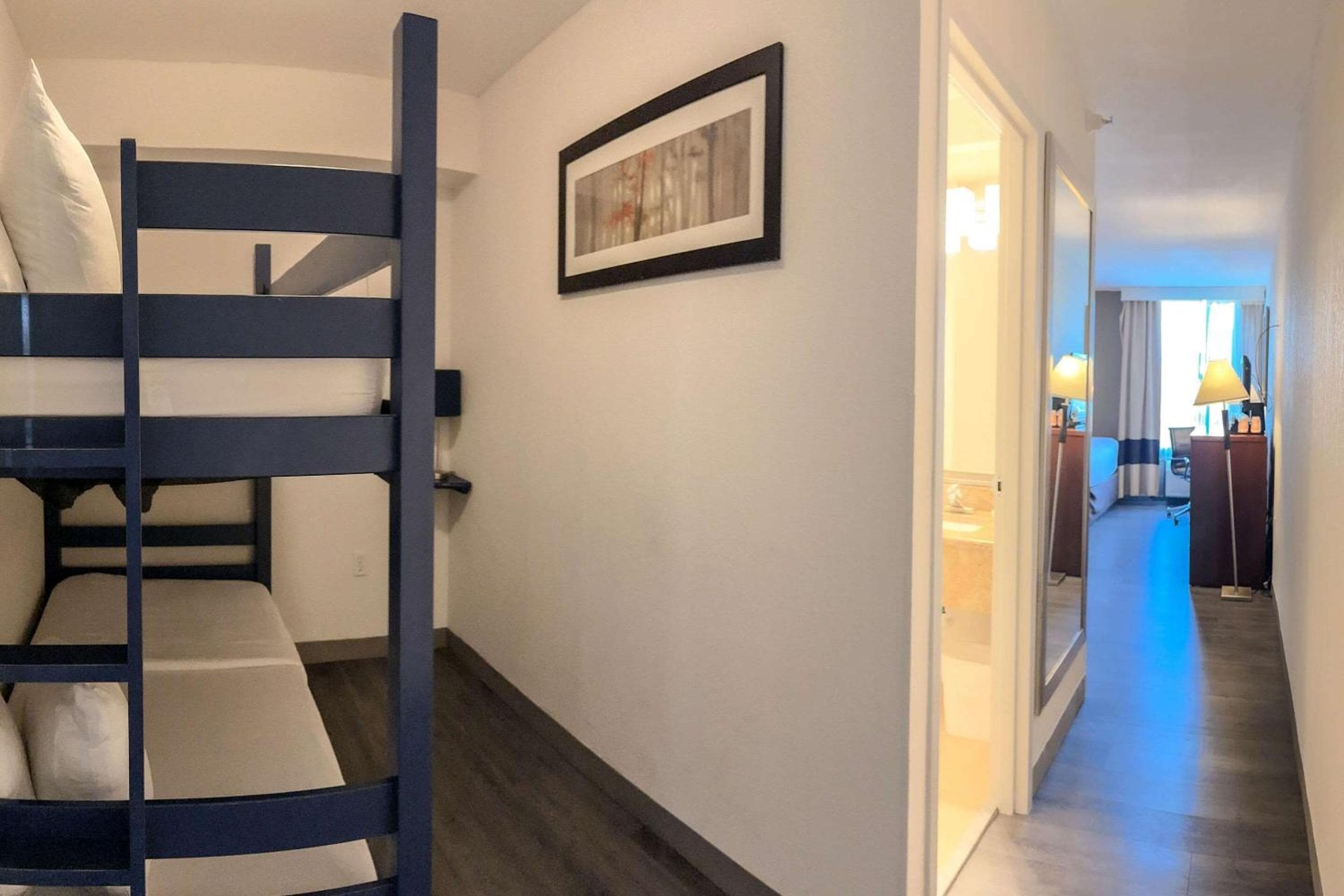 Comfort Inn & Suites Kissimmee by the Parks — 29