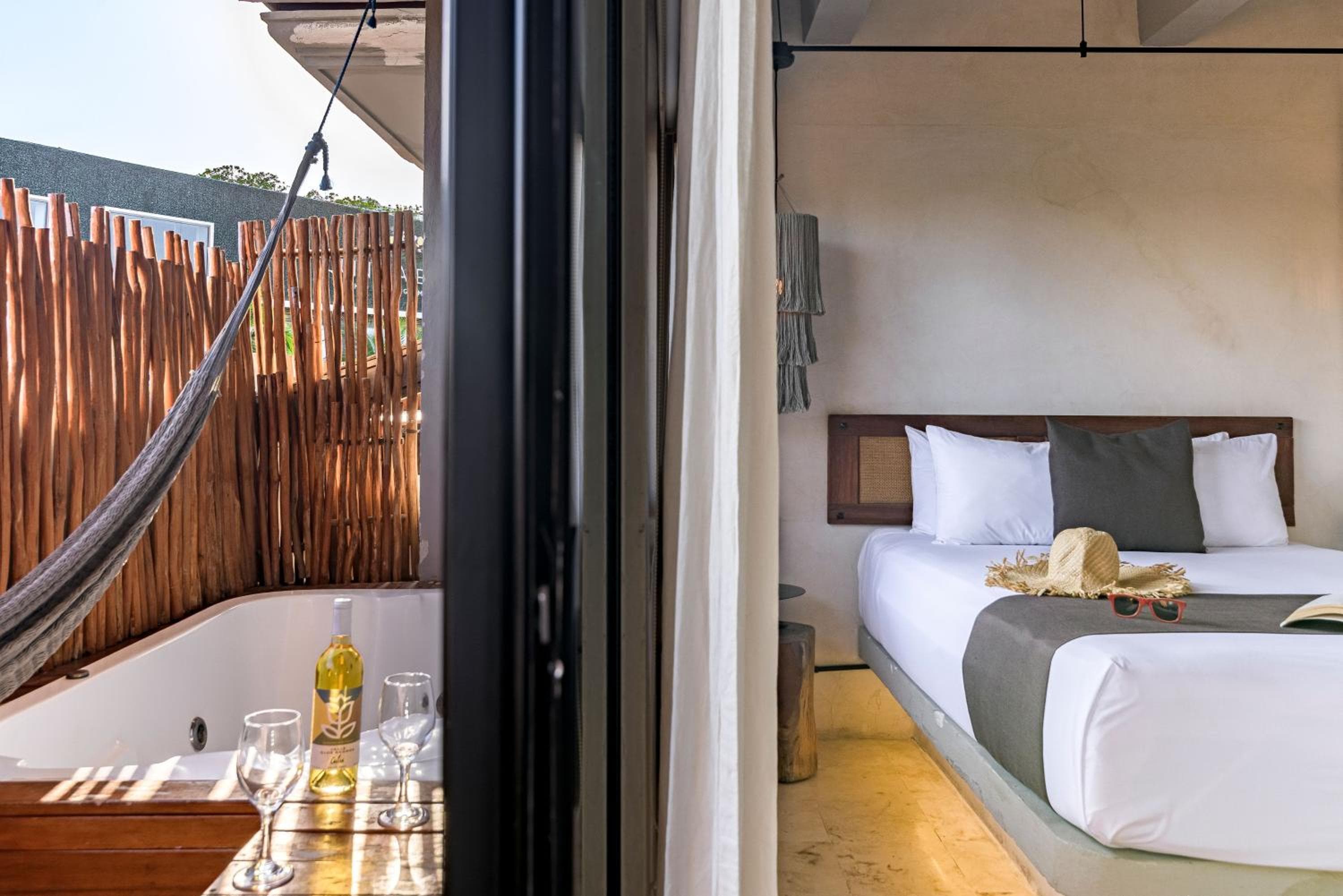 Caribbean Paradise Hotel & Spa - 5th Avenue — 2