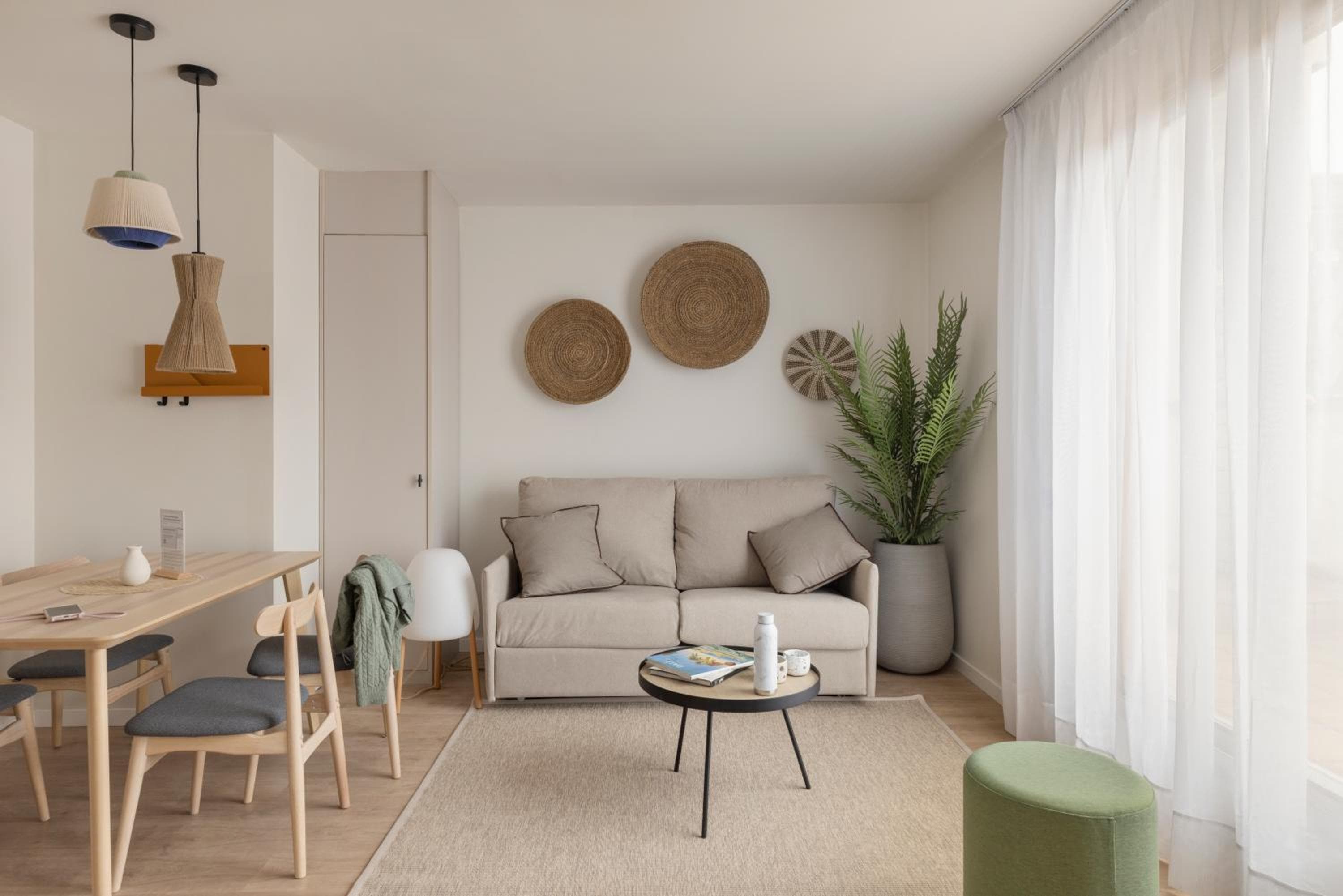 Líbere Barcelona Sant Antoni — 28