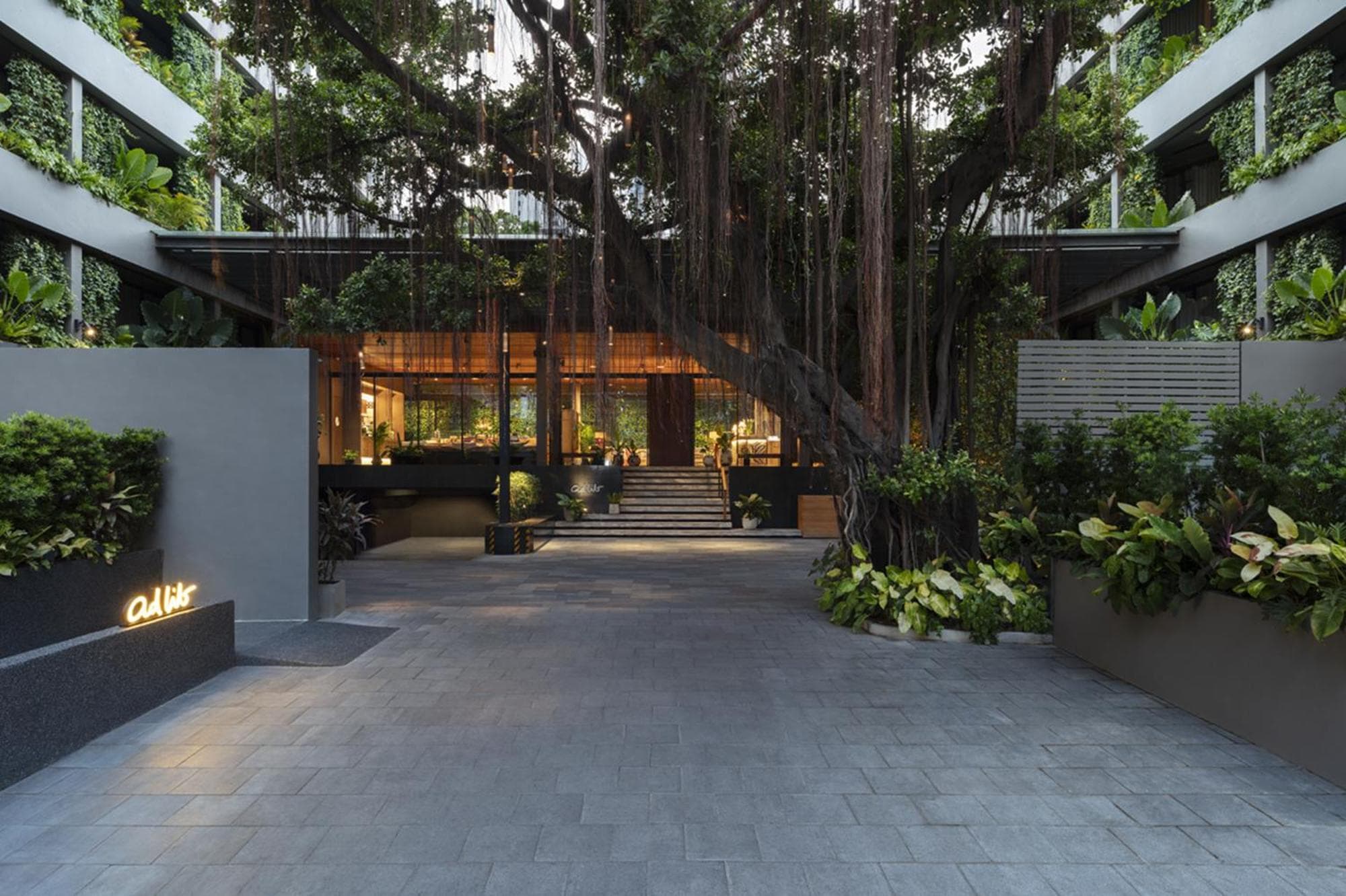 Ad Lib Hotel Bangkok — 1