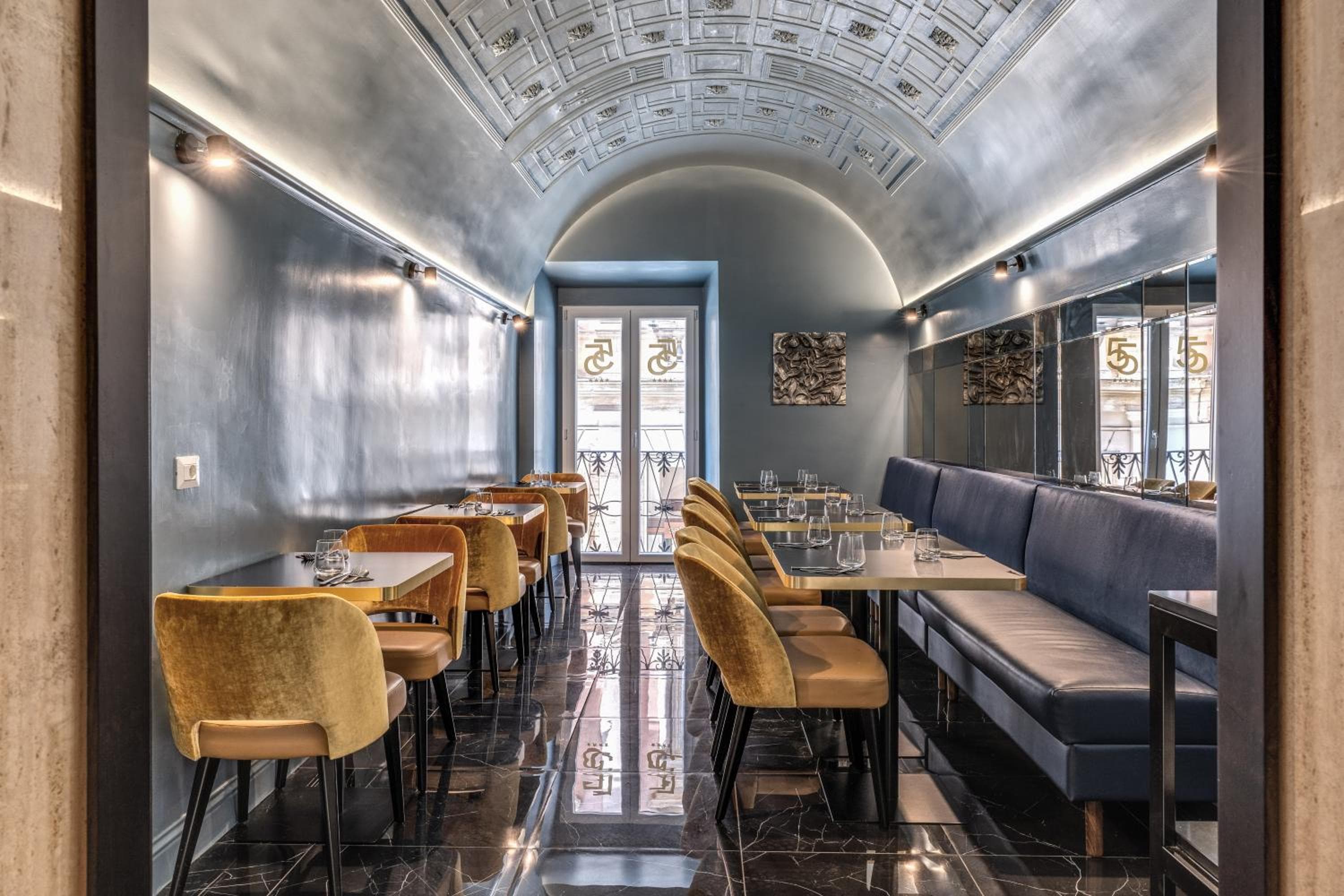 Hotel 55 Fifty-Five - Maison d'Art Collection — 10