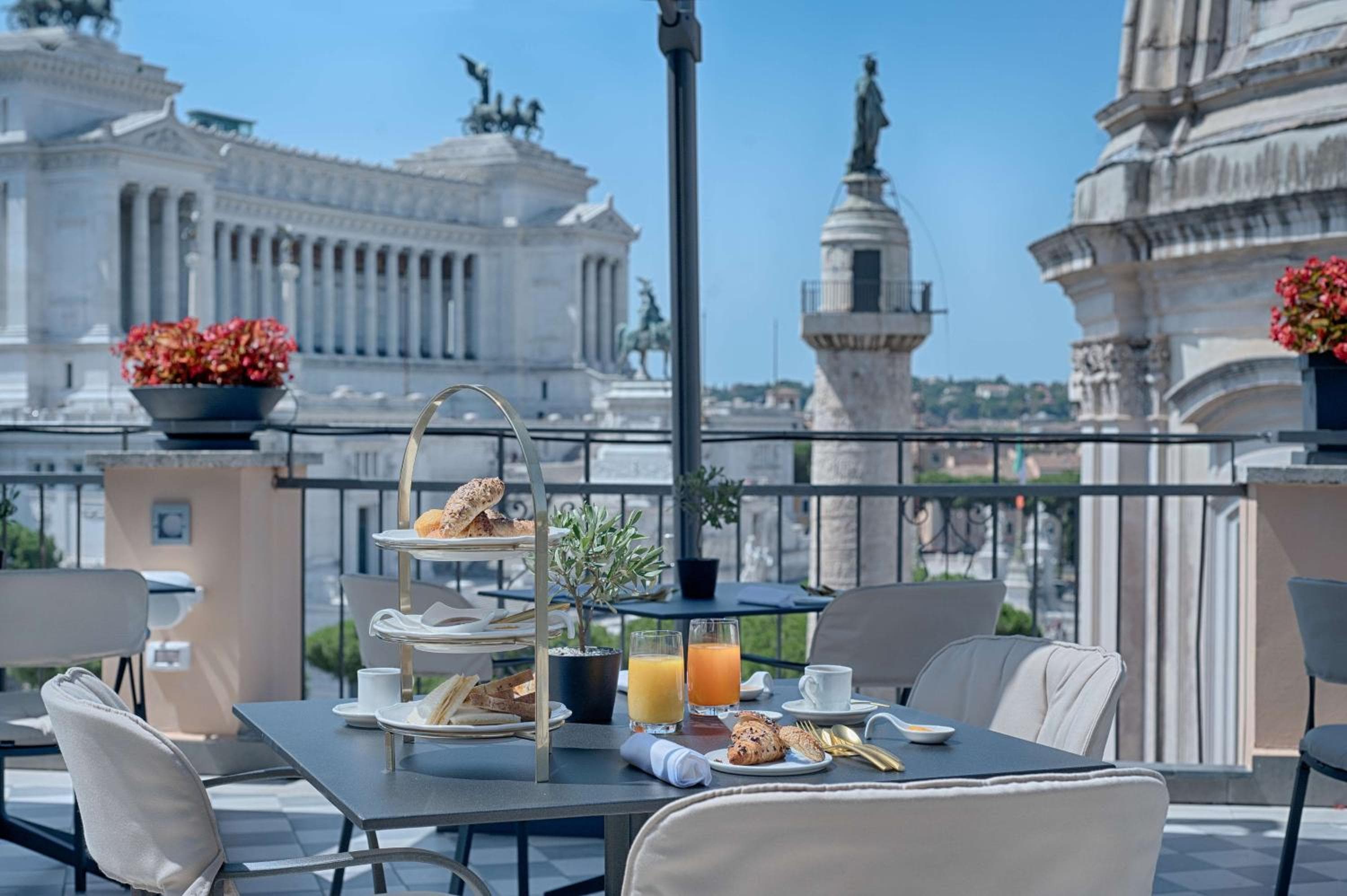 NH Collection Roma Fori Imperiali — 24