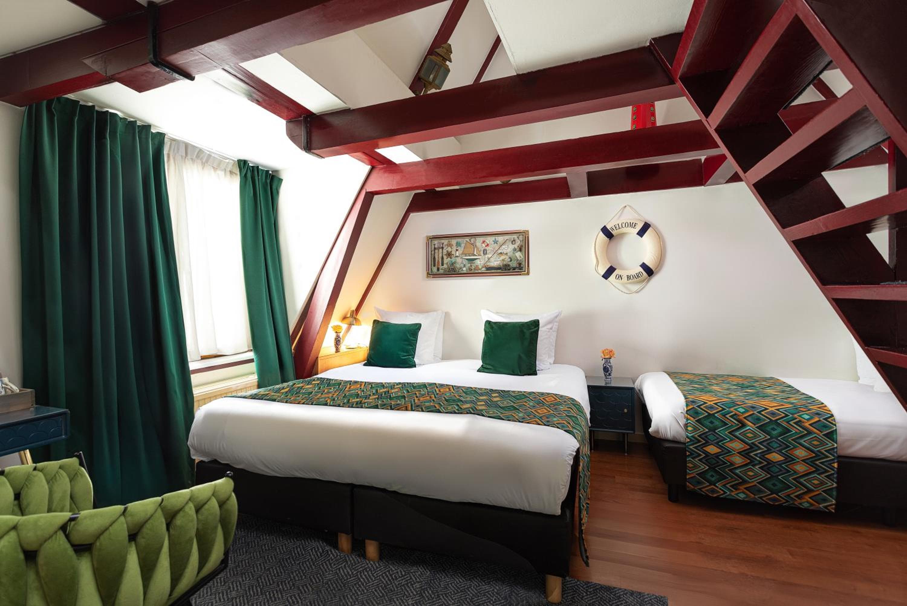 Hotel des Arts — 7