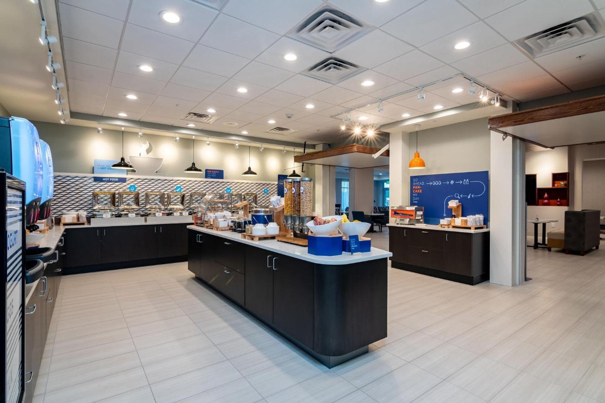 Holiday Inn Express & Suites Orlando-Lake Buena Vista, un hotel IHG — 3