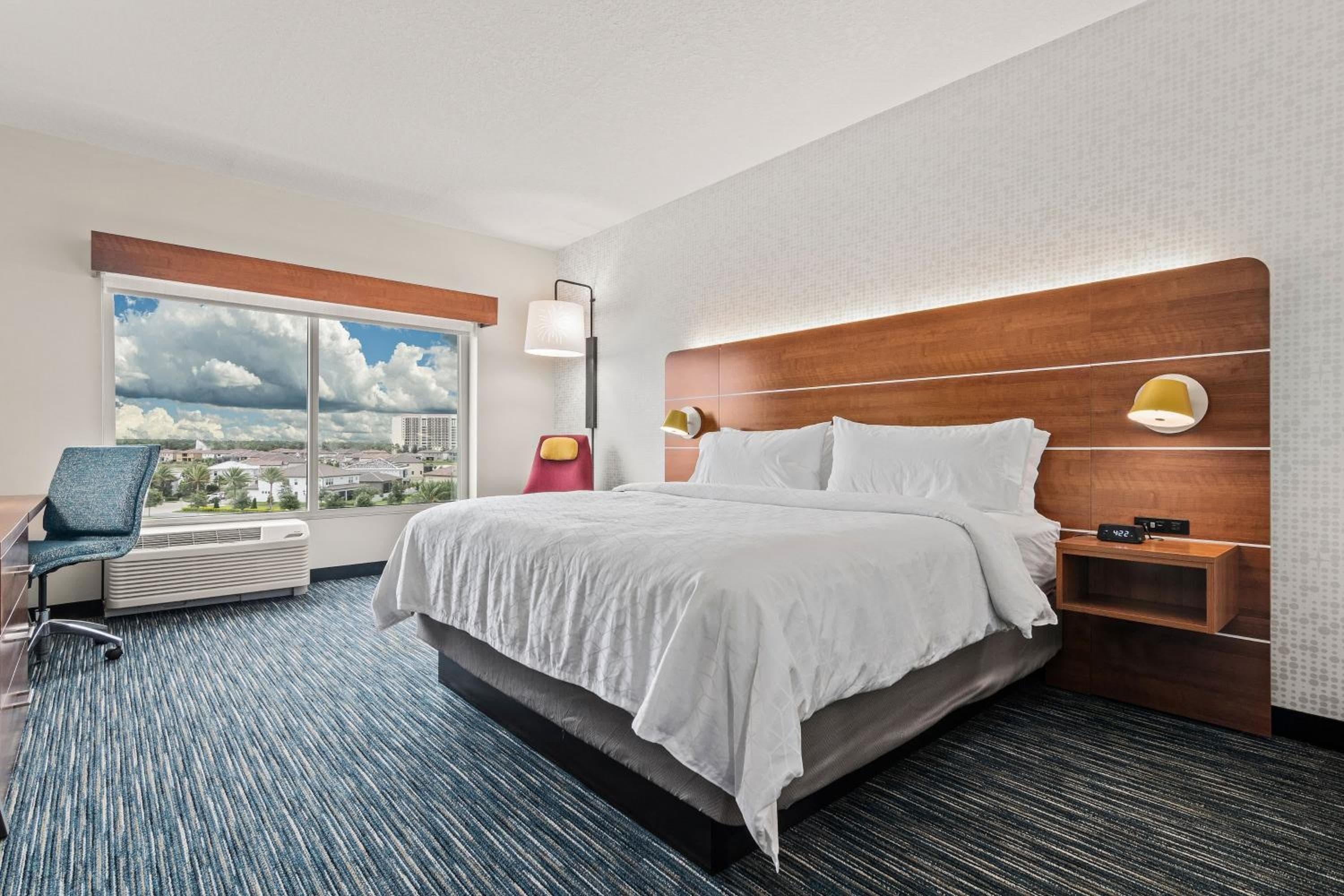 Holiday Inn Express & Suites Orlando- Lake Buena Vista by IHG — 6