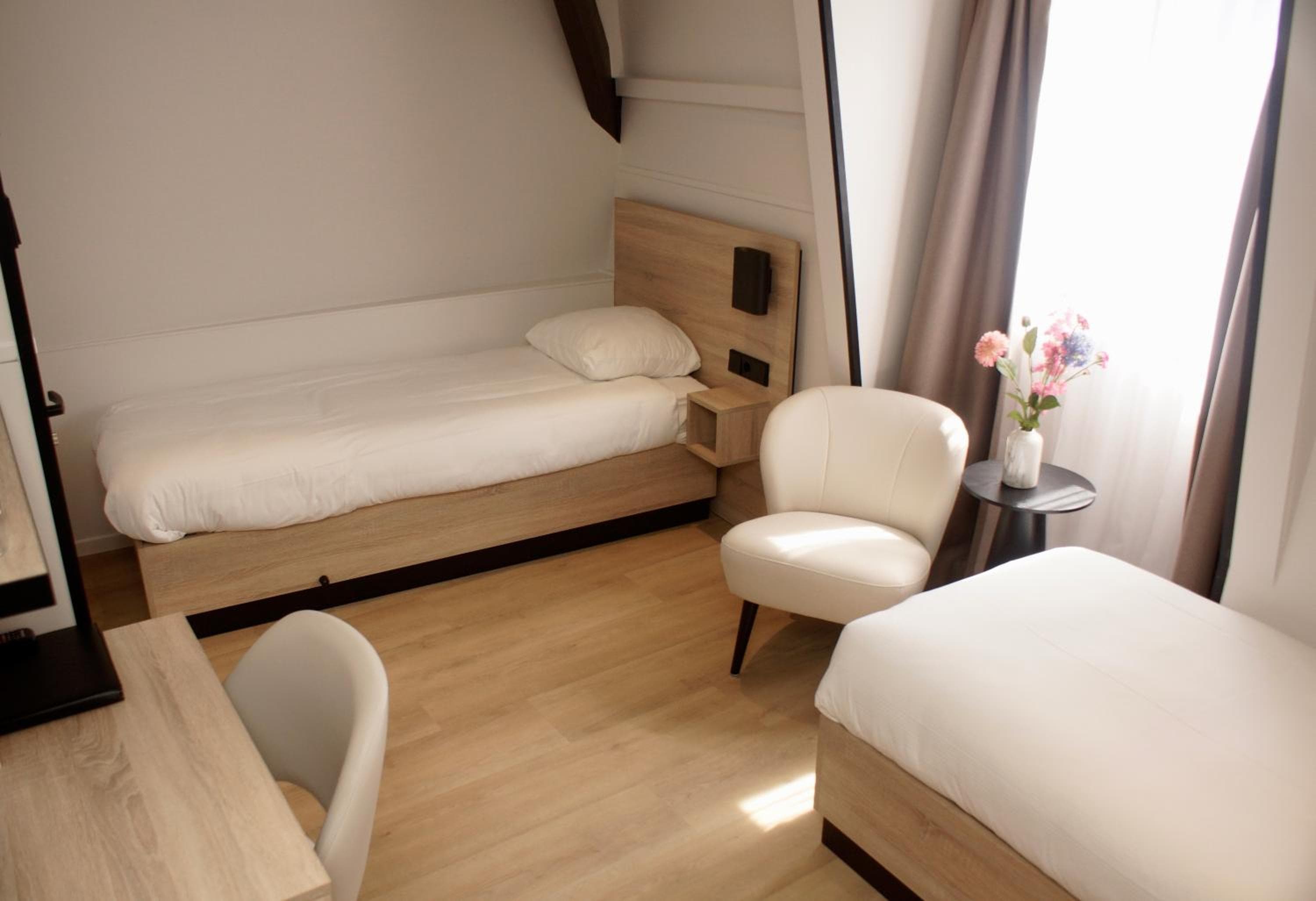 Hotel van Gelder — 18