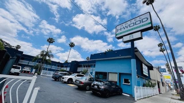 Hotel H-Wood — 1