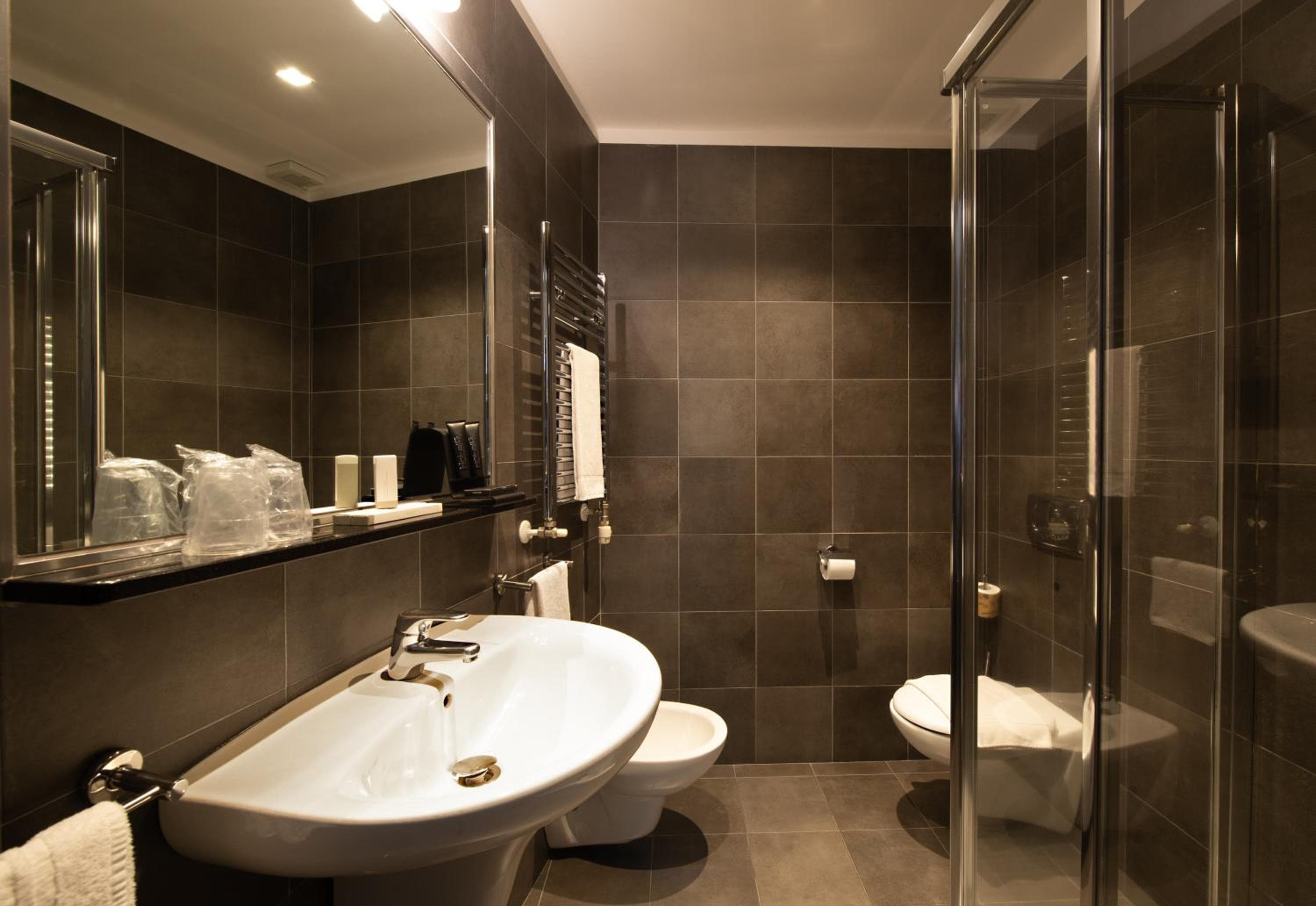 Hotel Five — 19