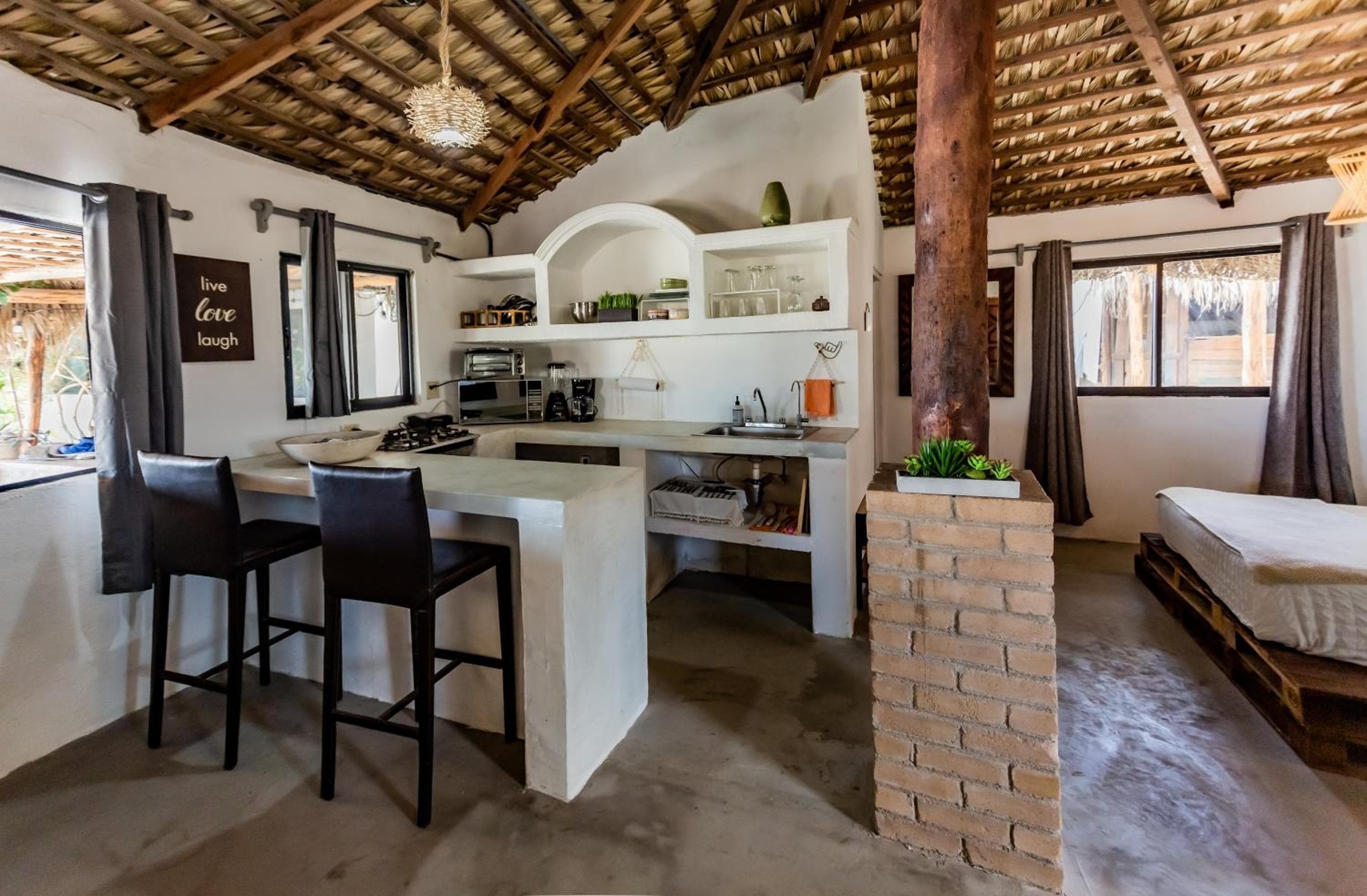 RUSTICO LOUNGE-Property in front of the beach — 30