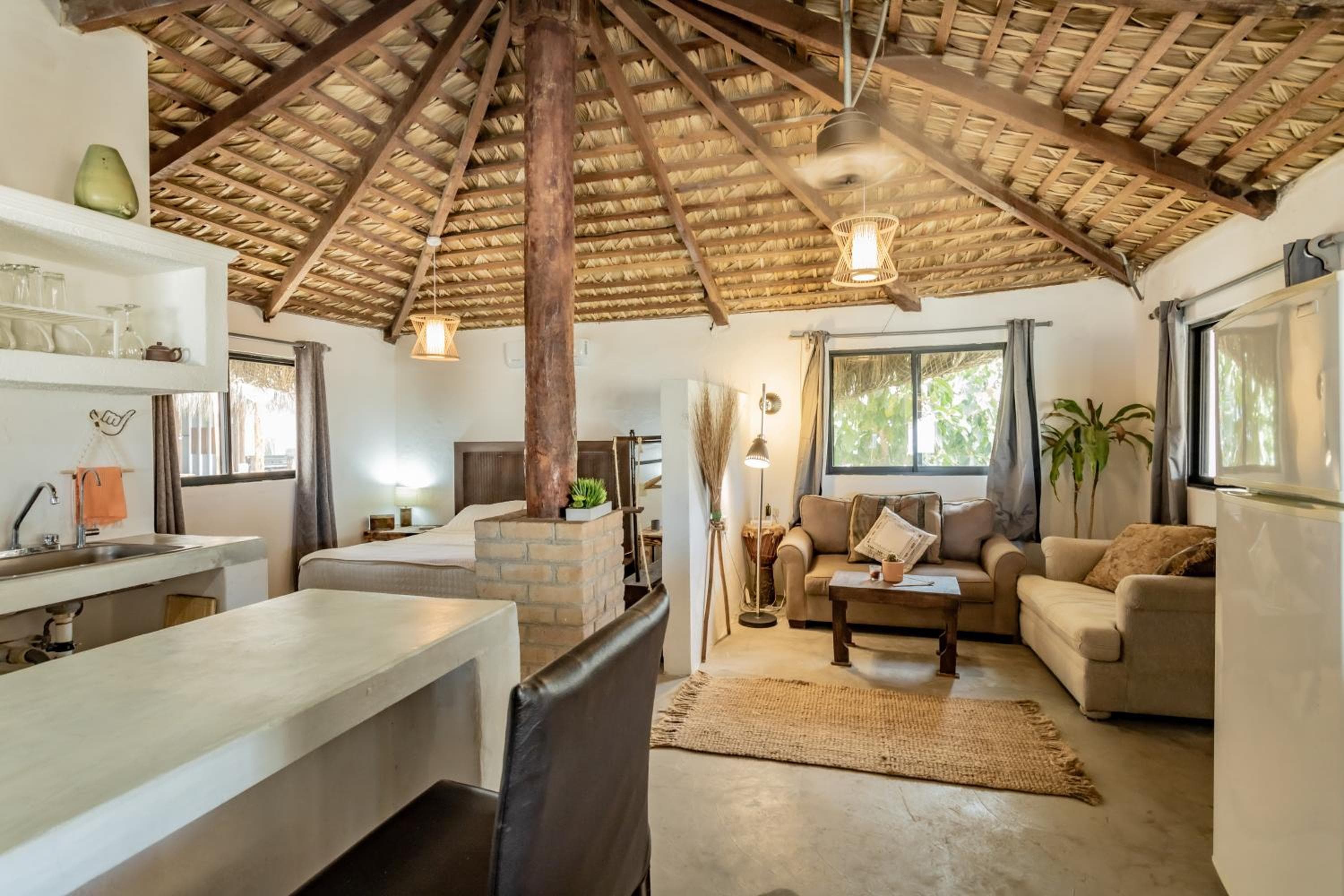 RUSTICO LOUNGE-Property in front of the beach — 22