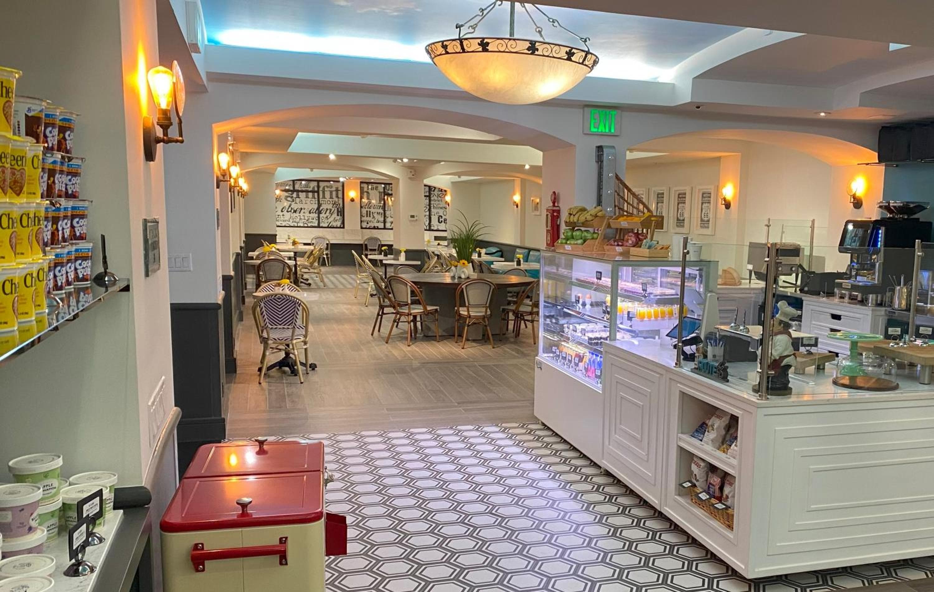 Hollywood Hotel — 14