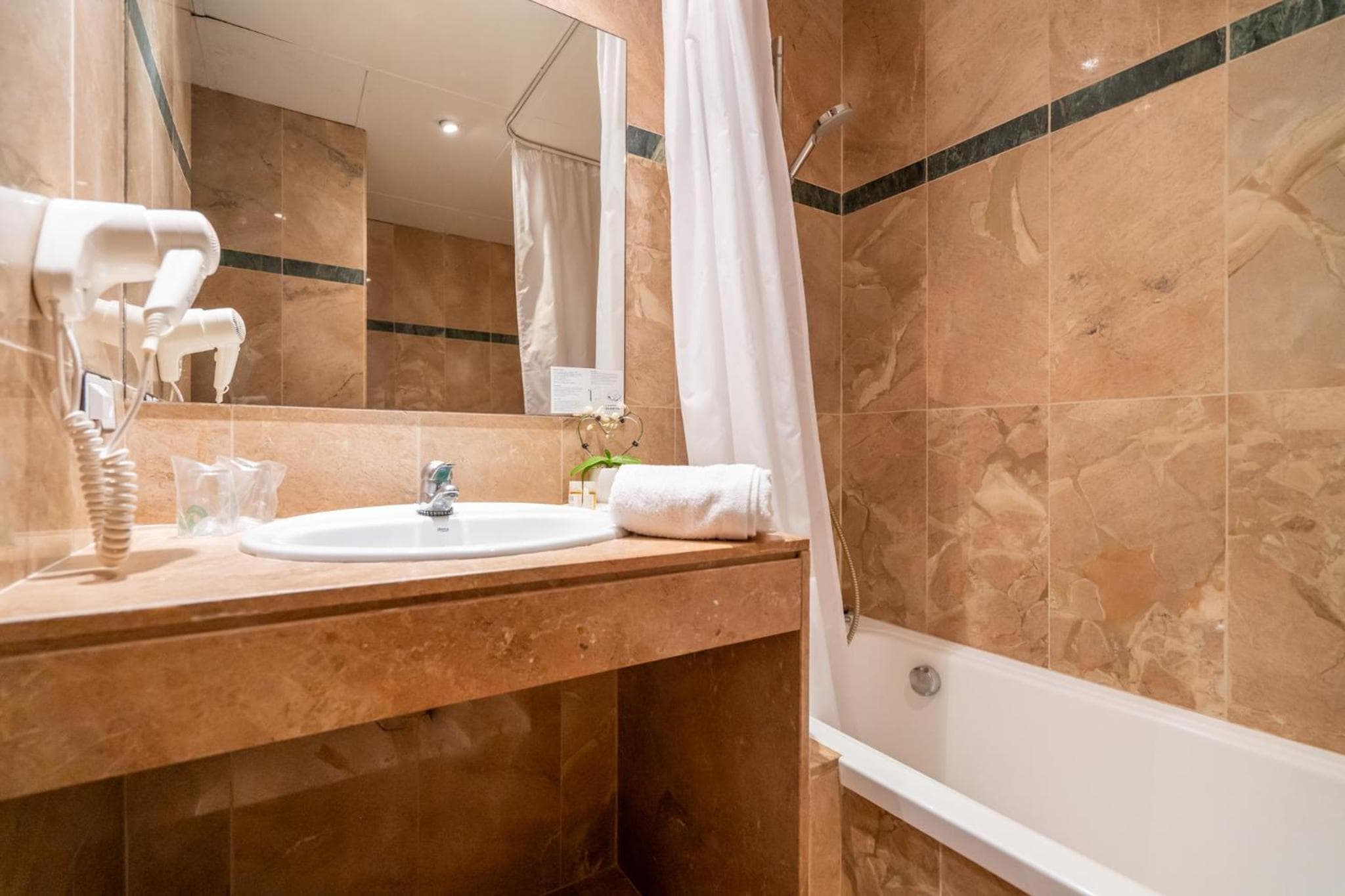 Hotel Glòries — 12