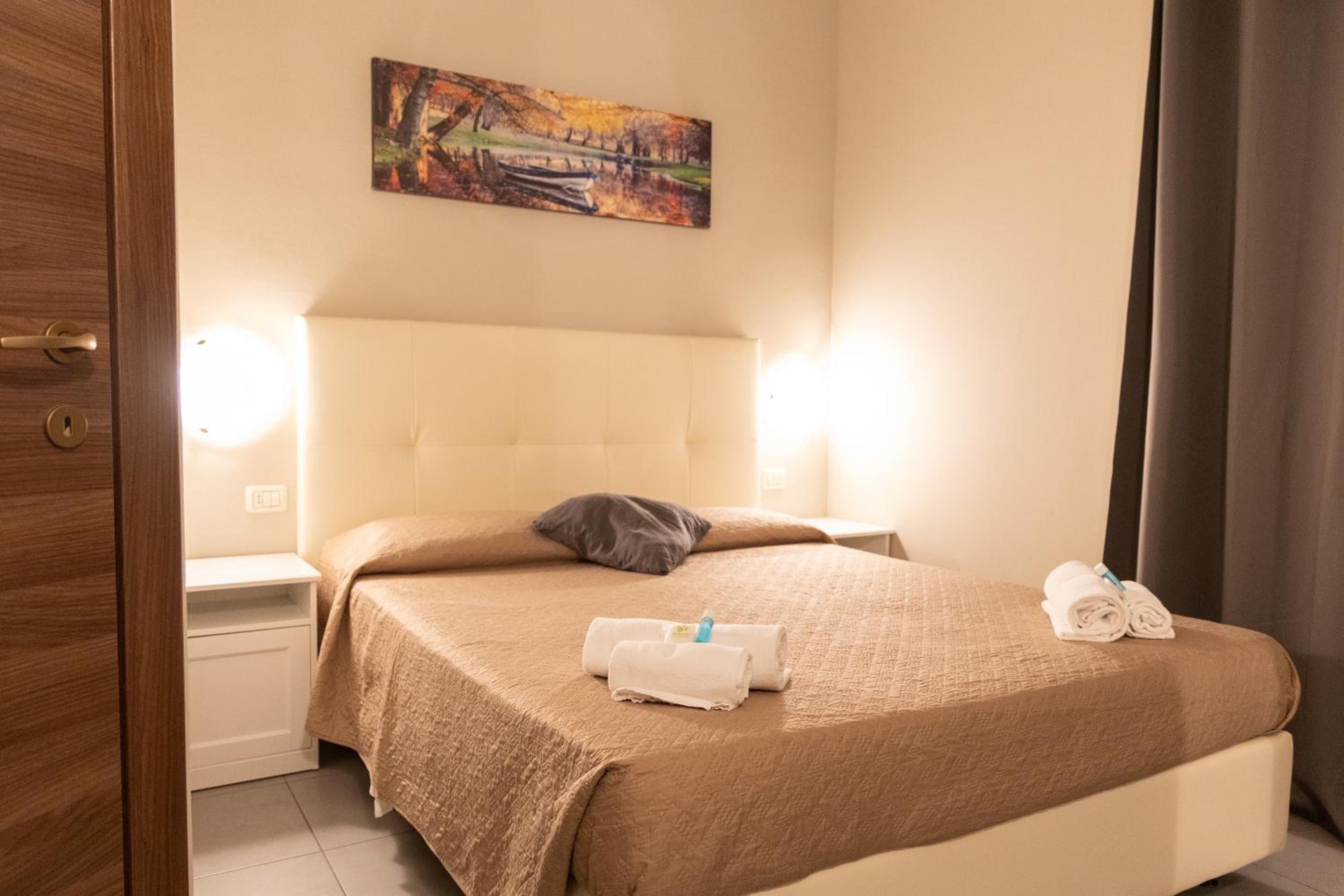Golden Milano Hotel — 12