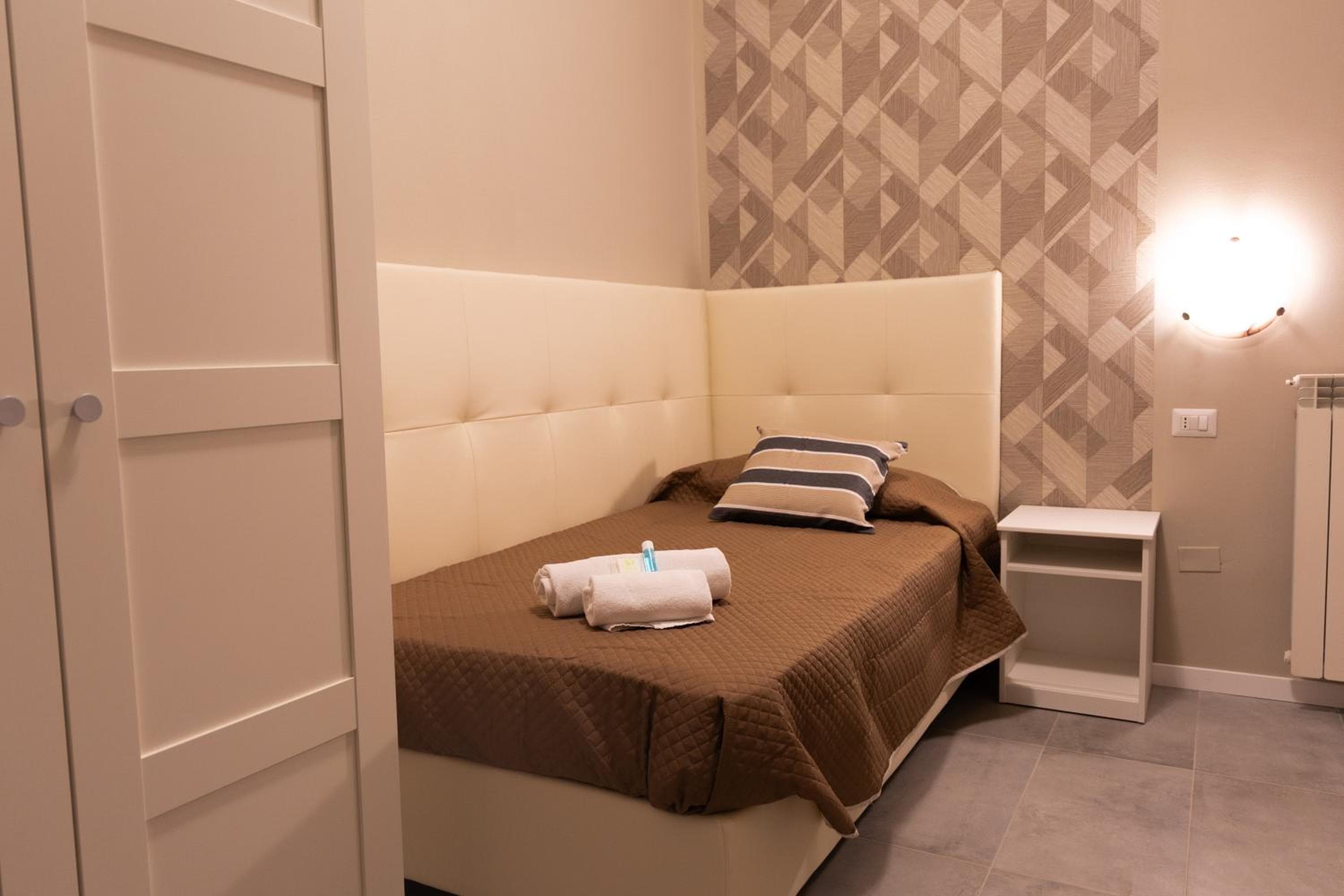 Golden Milano Hotel — 18