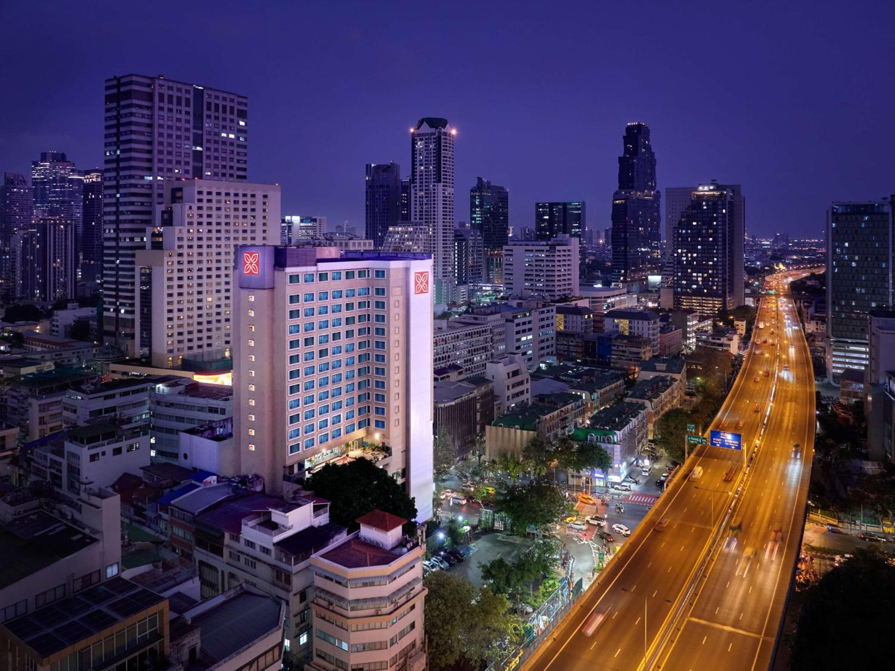 Hilton Garden Inn Bangkok Silom — 10