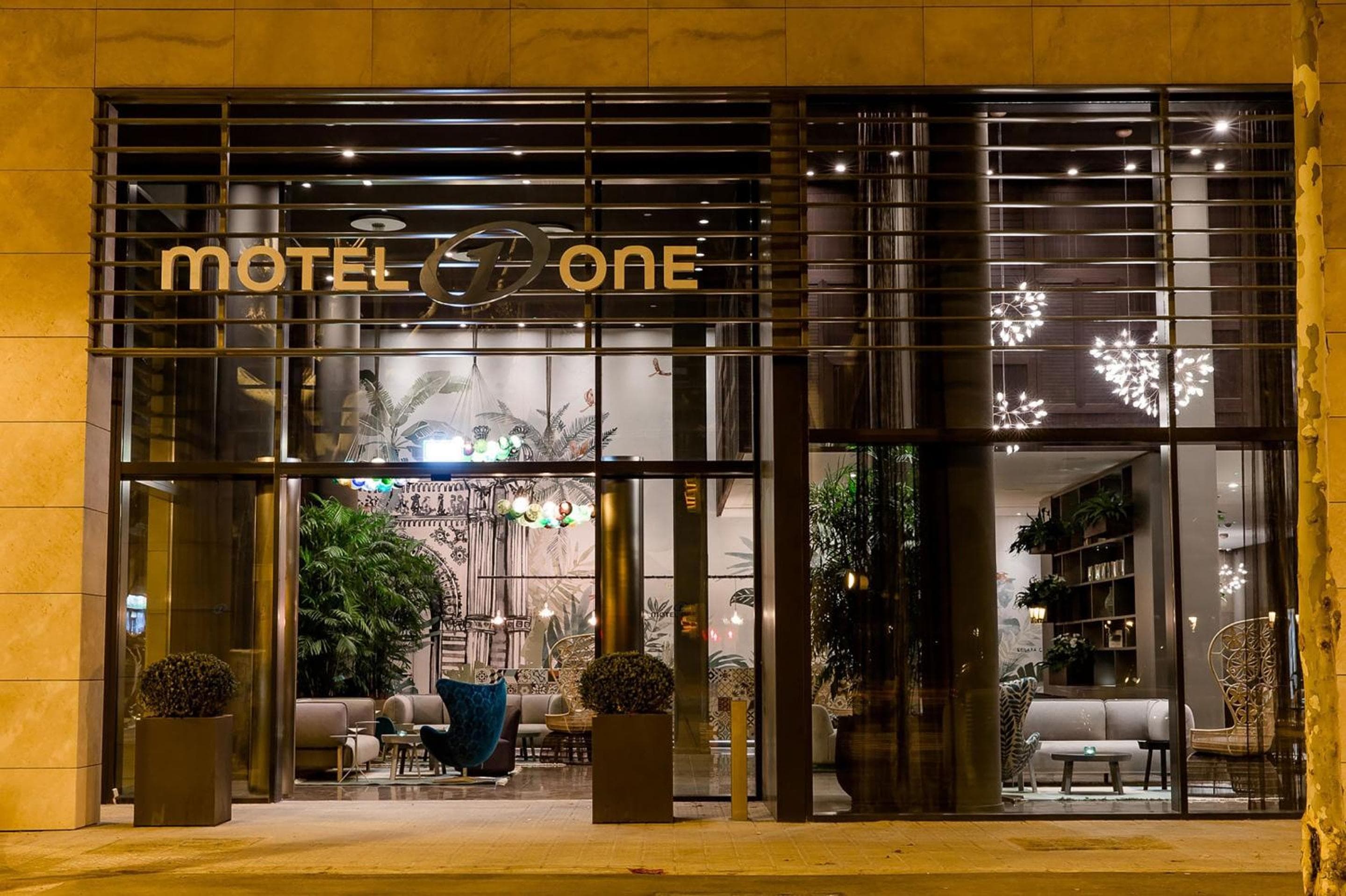 Motel One Barcelona-Ciutadella — 11