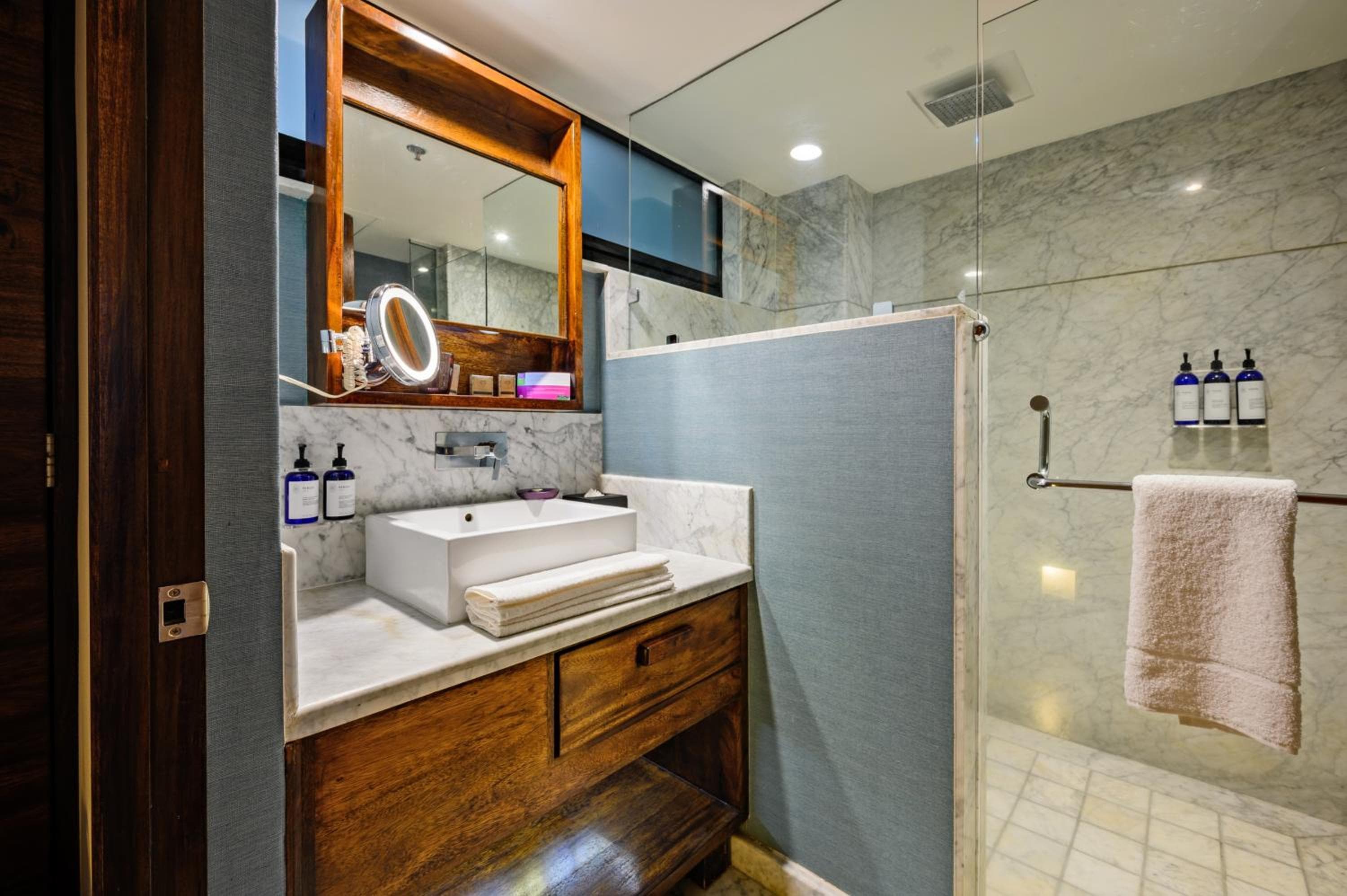Las Suites Campos Eliseos — 7