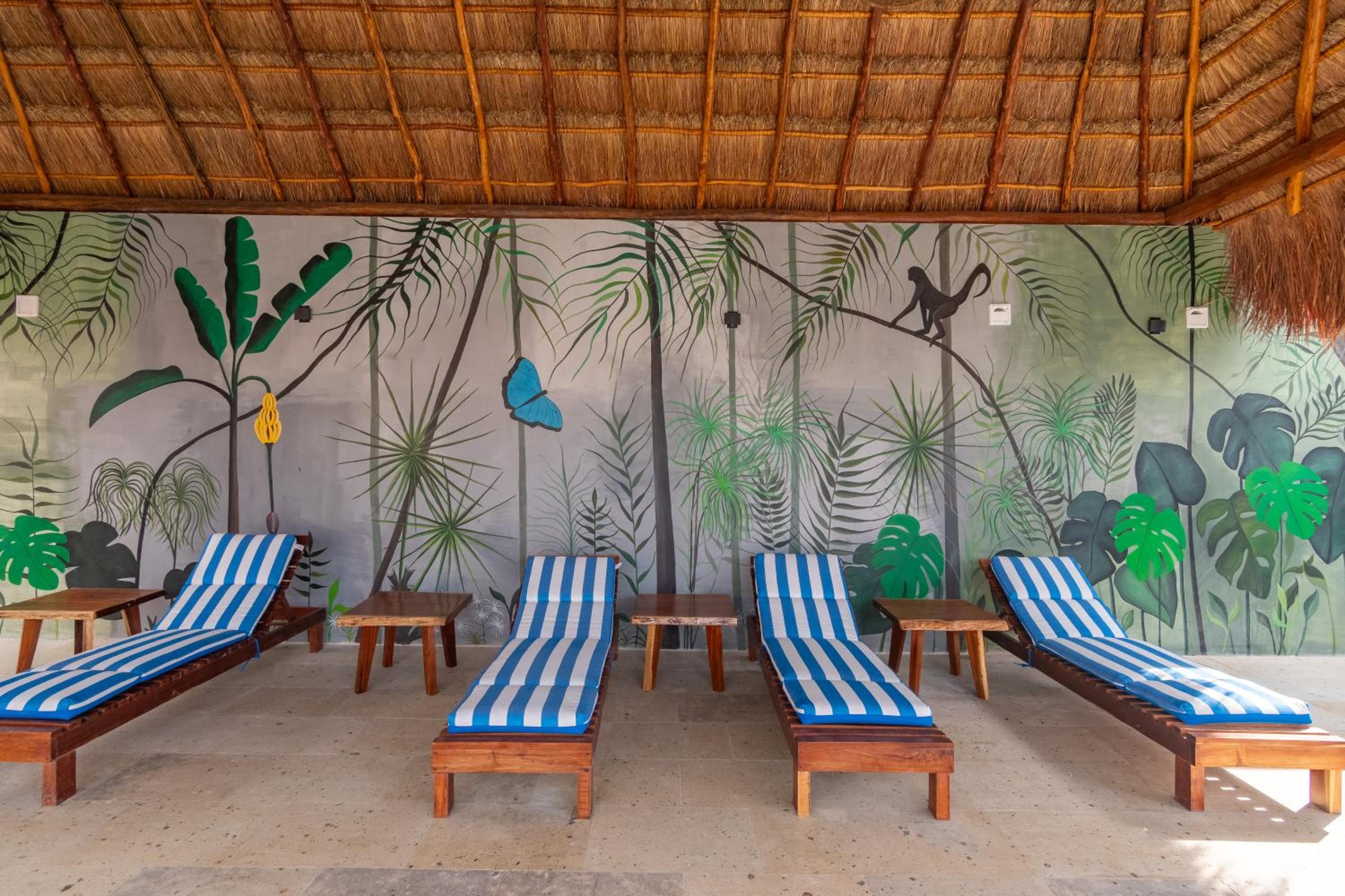 Calea Tulum — 30