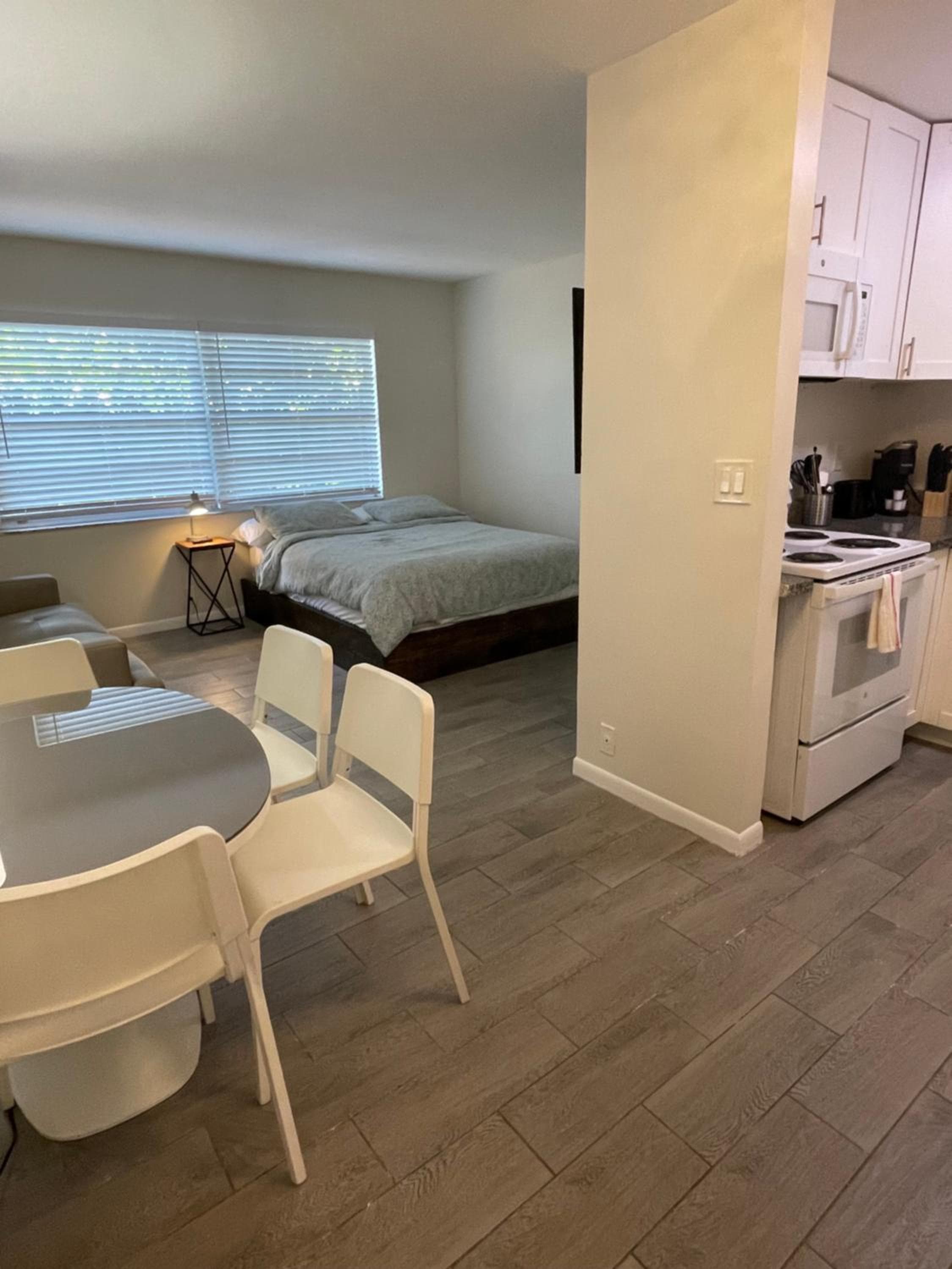 Three Bedroom Cottage in Ft Lauderdale — 17